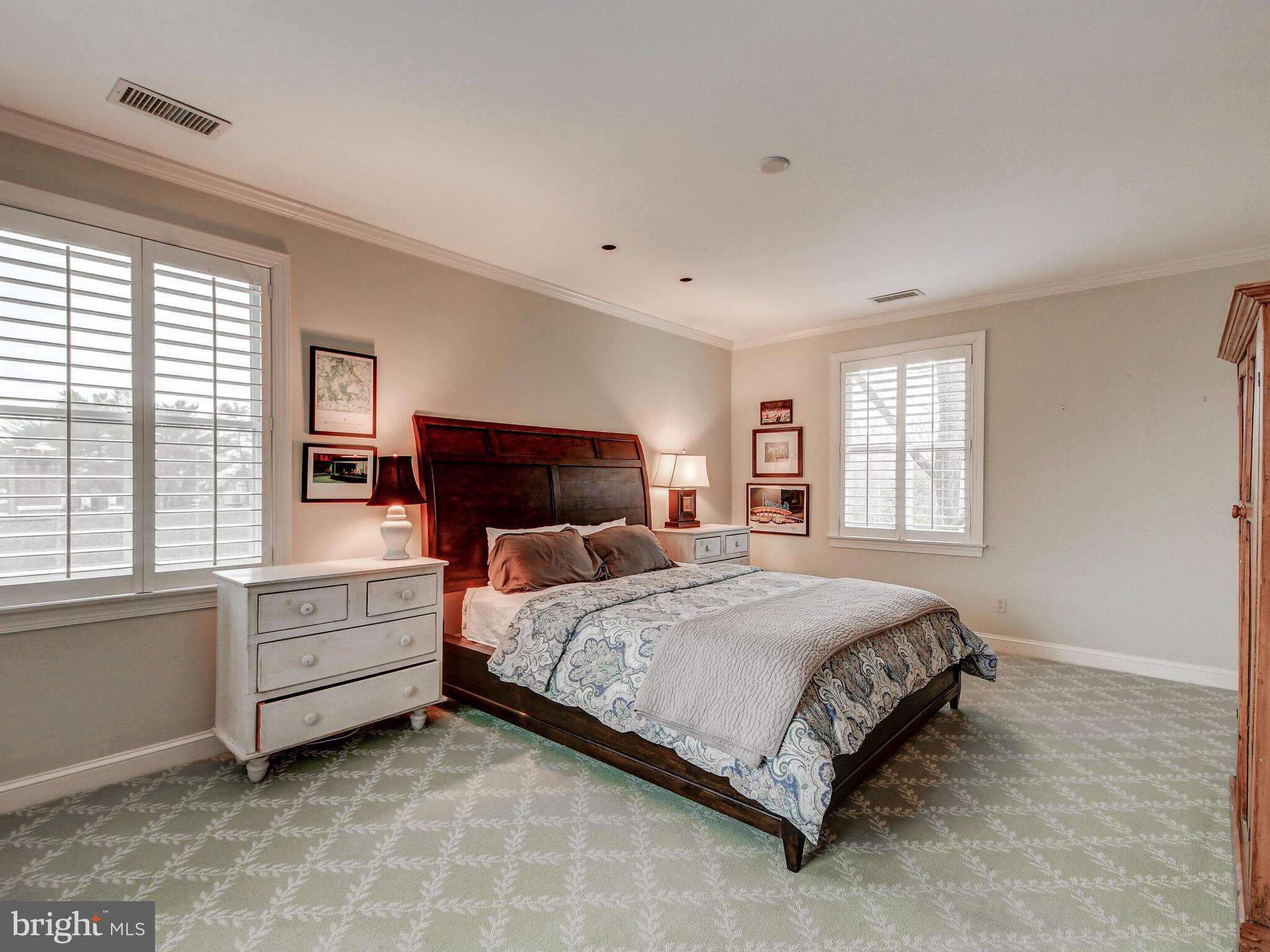 ROLAND PARK - Residential