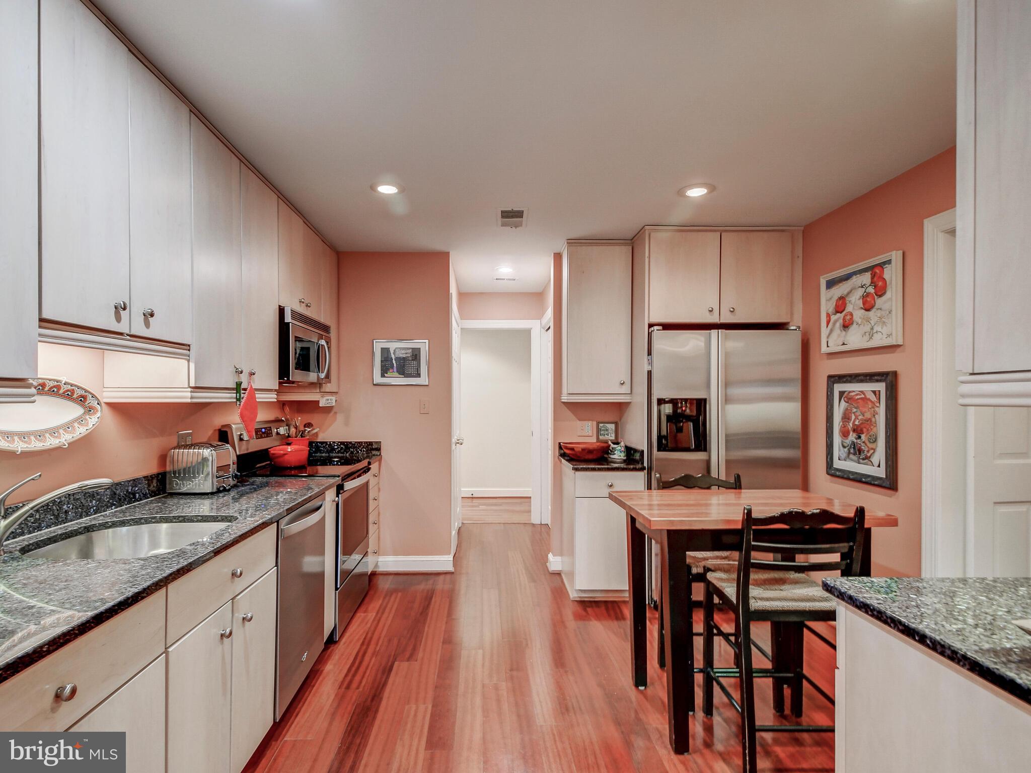 ROLAND PARK - Residential