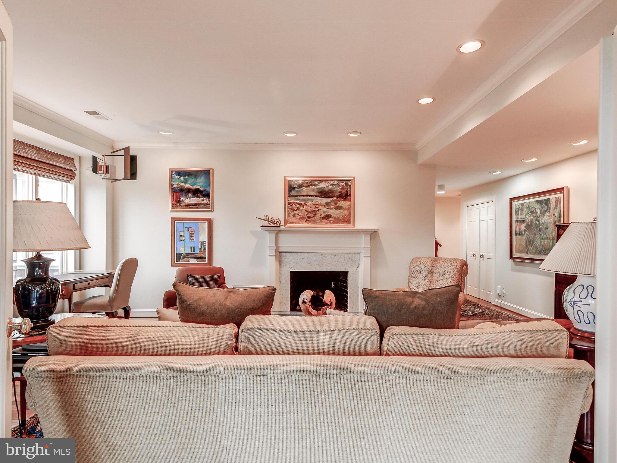 ROLAND PARK - Residential