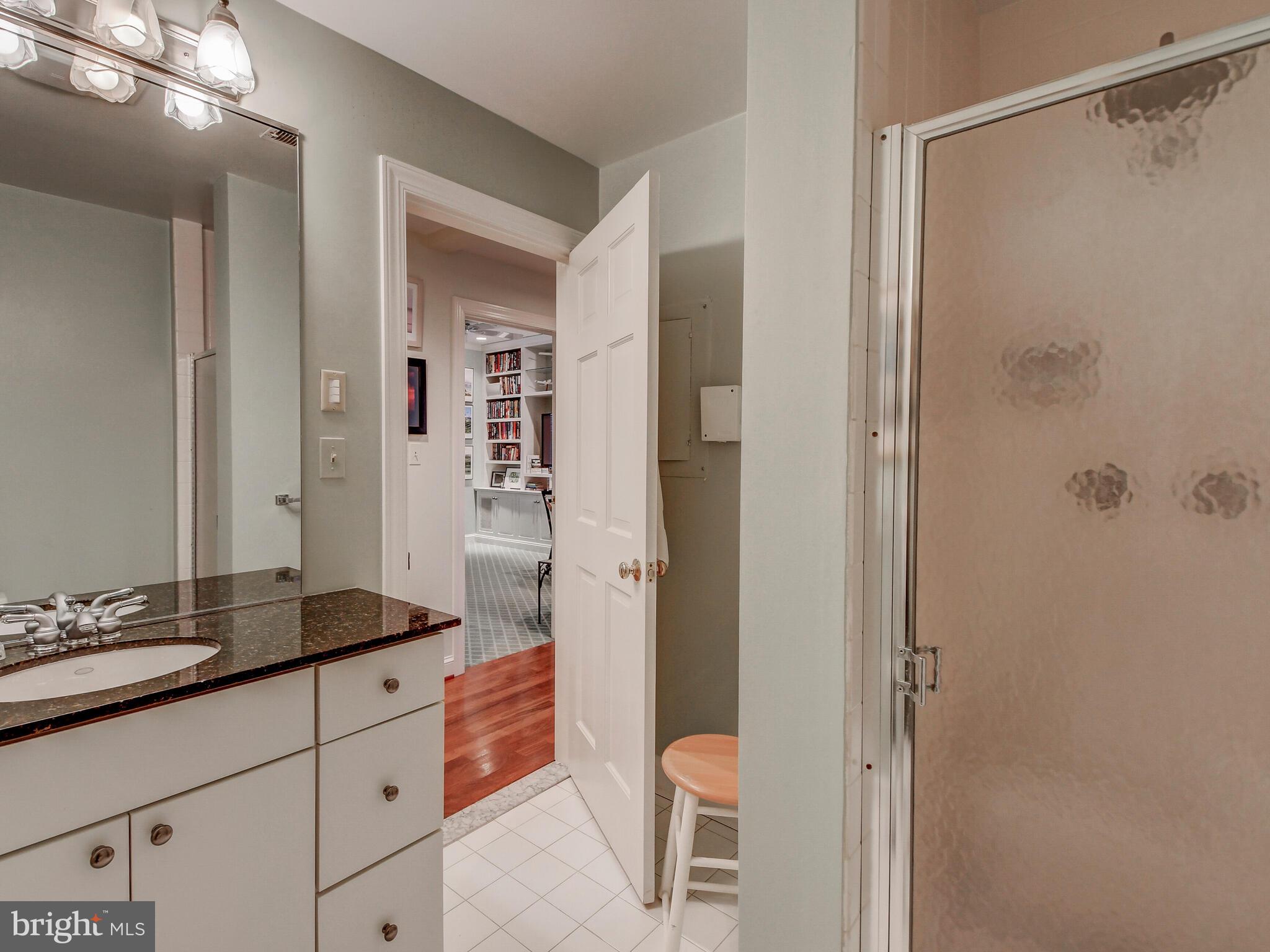 ROLAND PARK - Residential