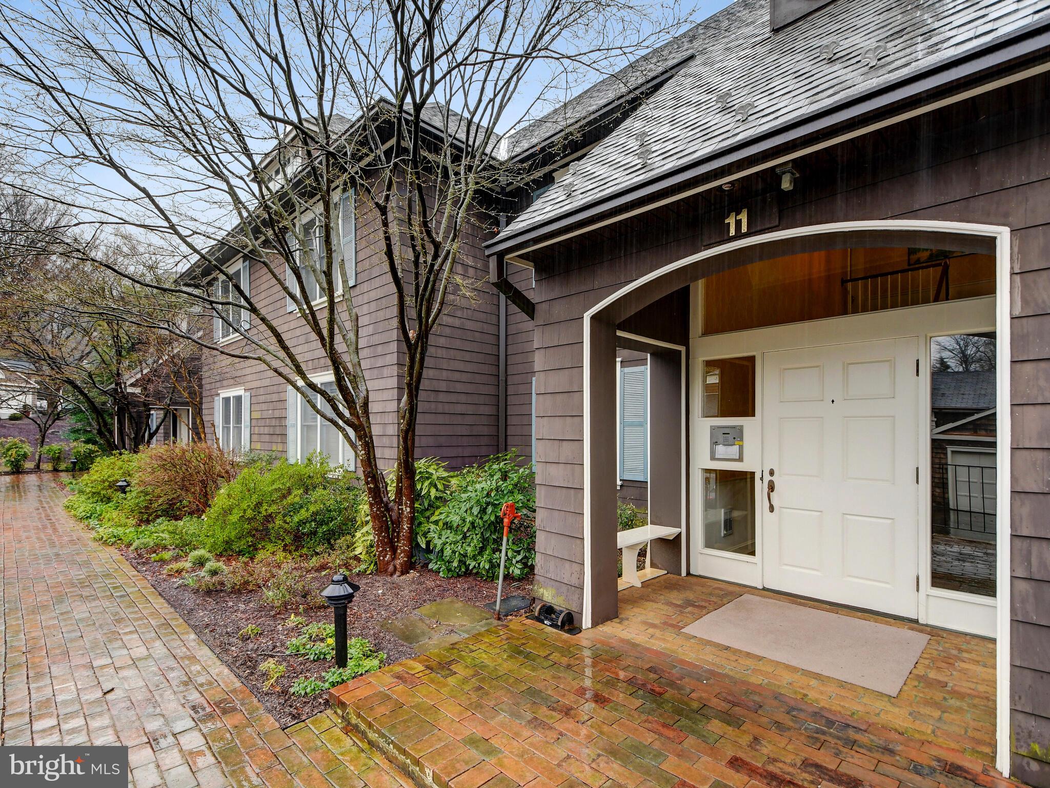 ROLAND PARK - Residential