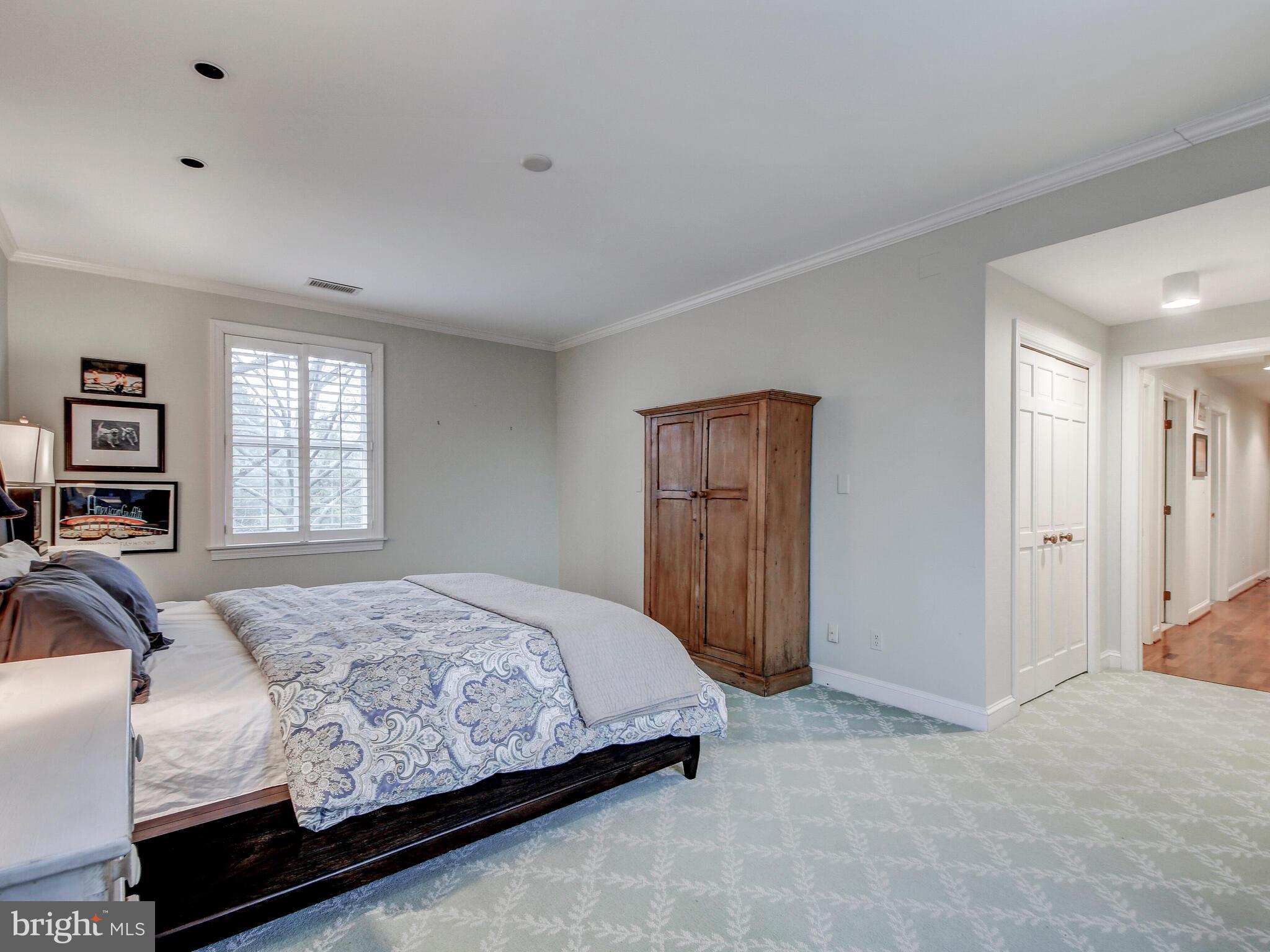 ROLAND PARK - Residential