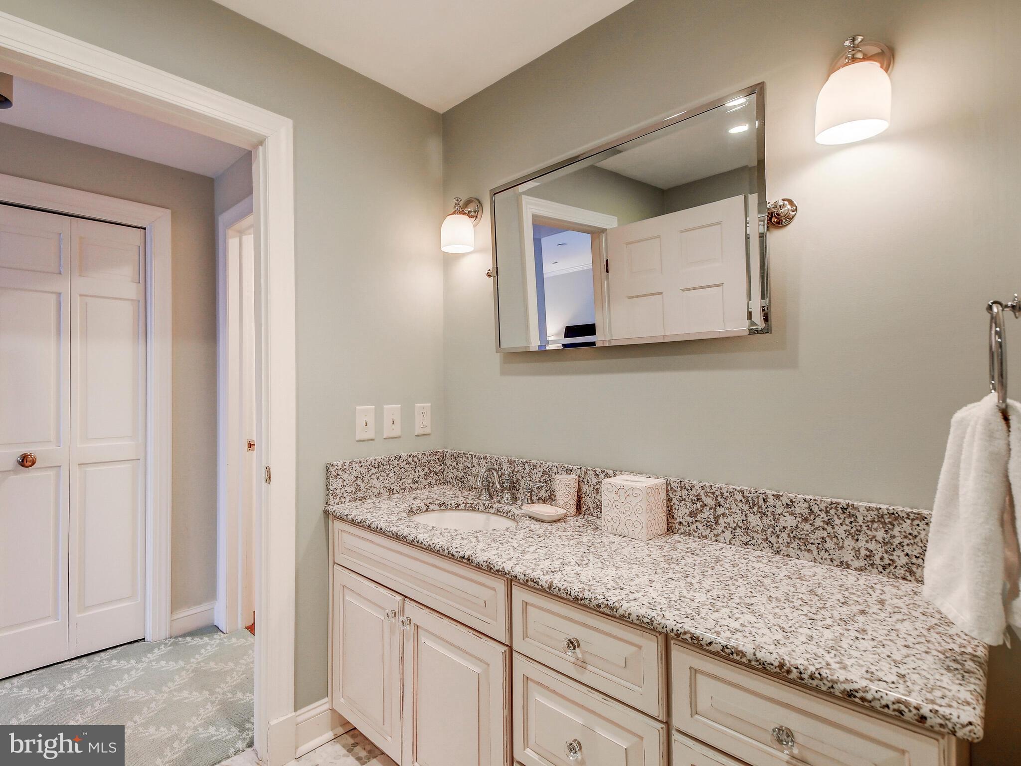 ROLAND PARK - Residential