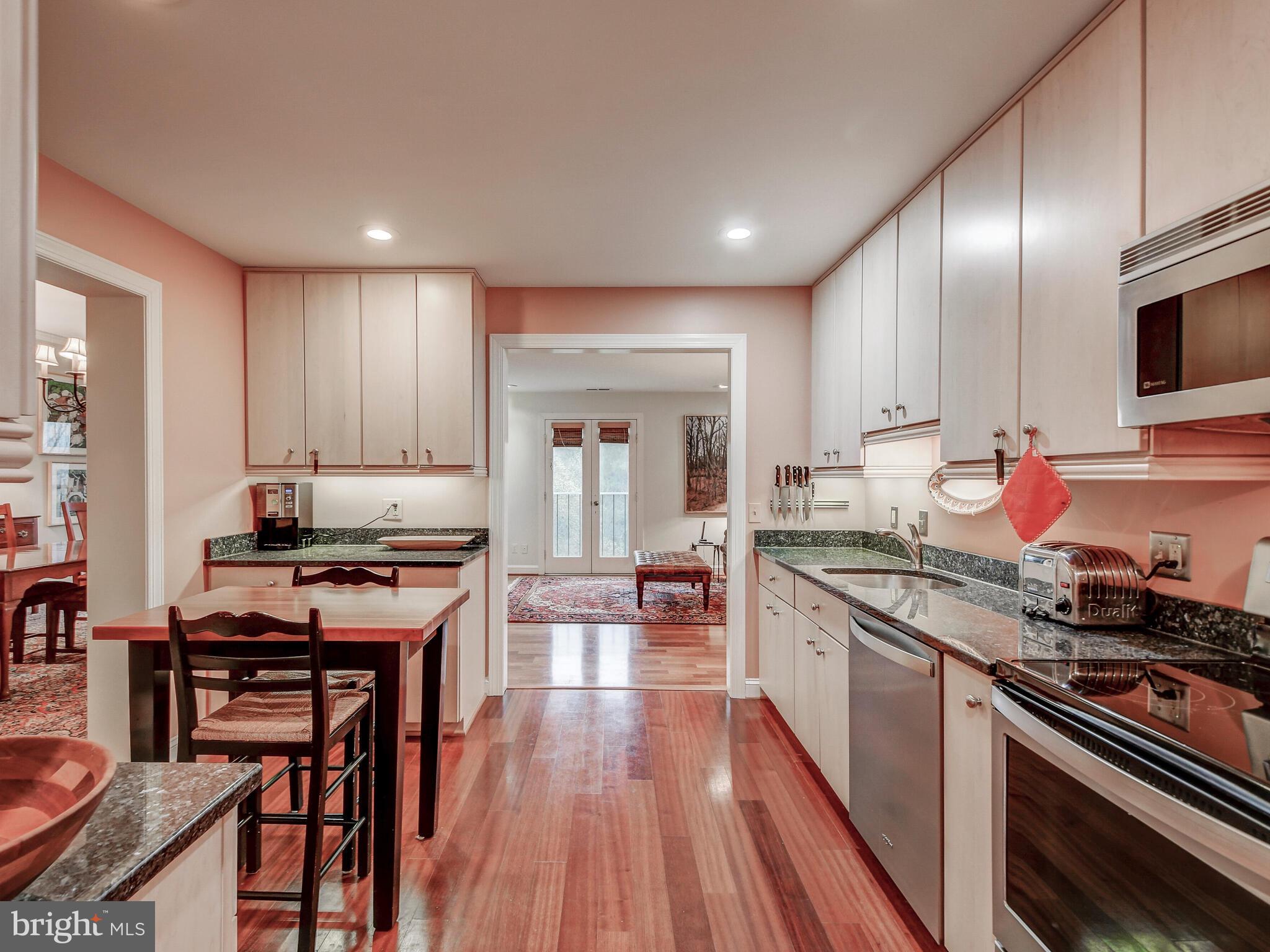 ROLAND PARK - Residential