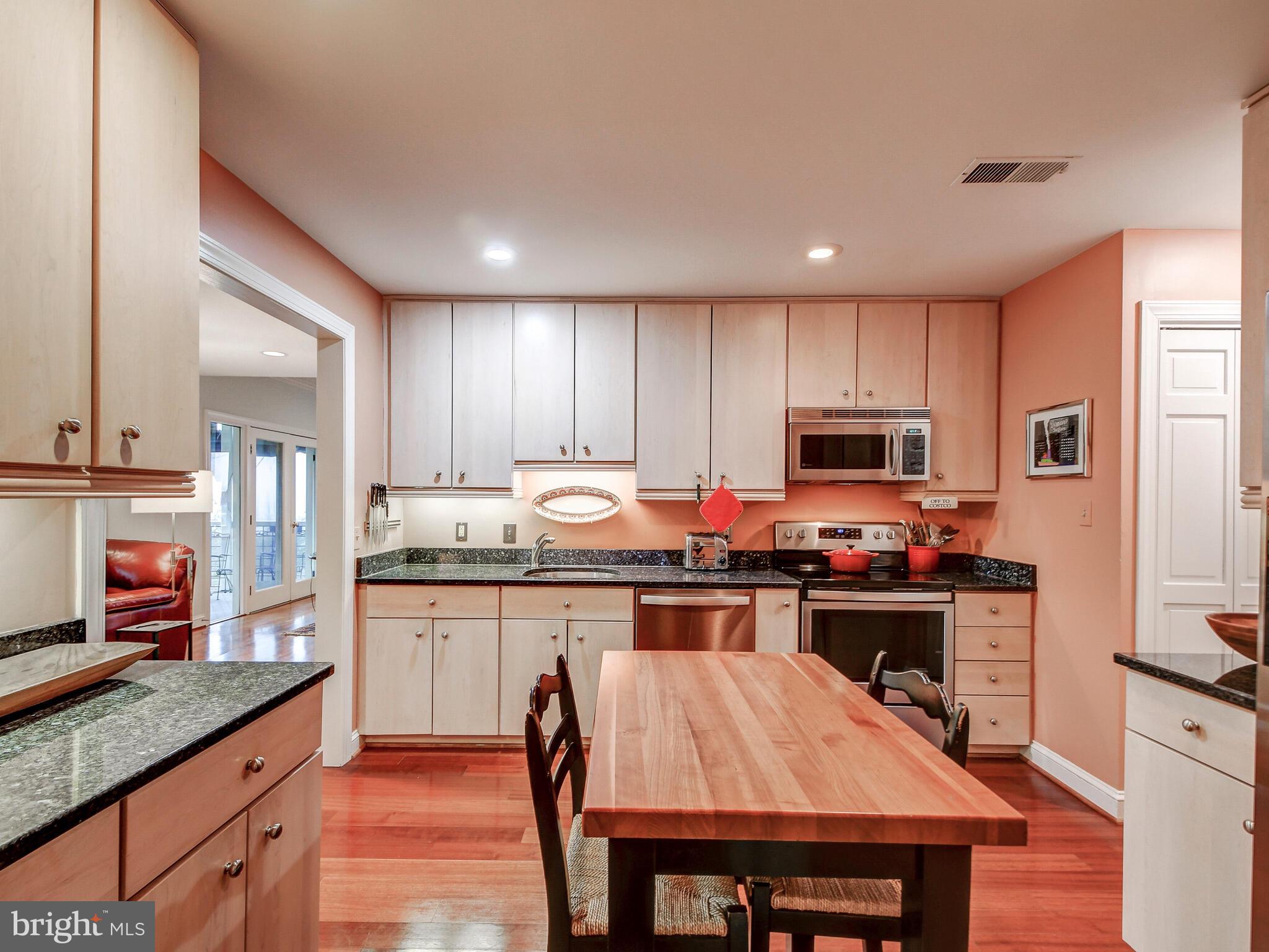 ROLAND PARK - Residential