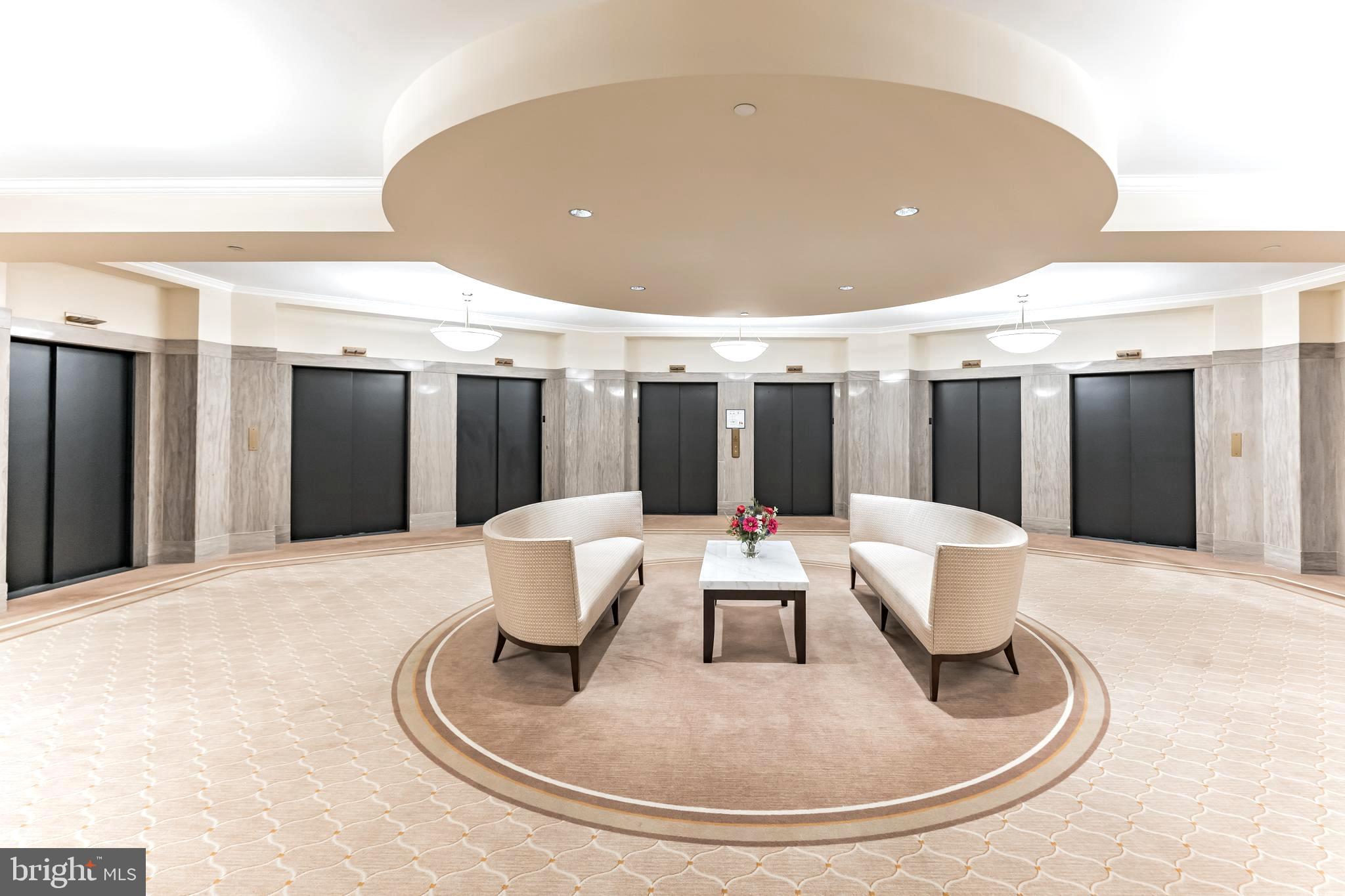 LOGAN SQUARE - Residential