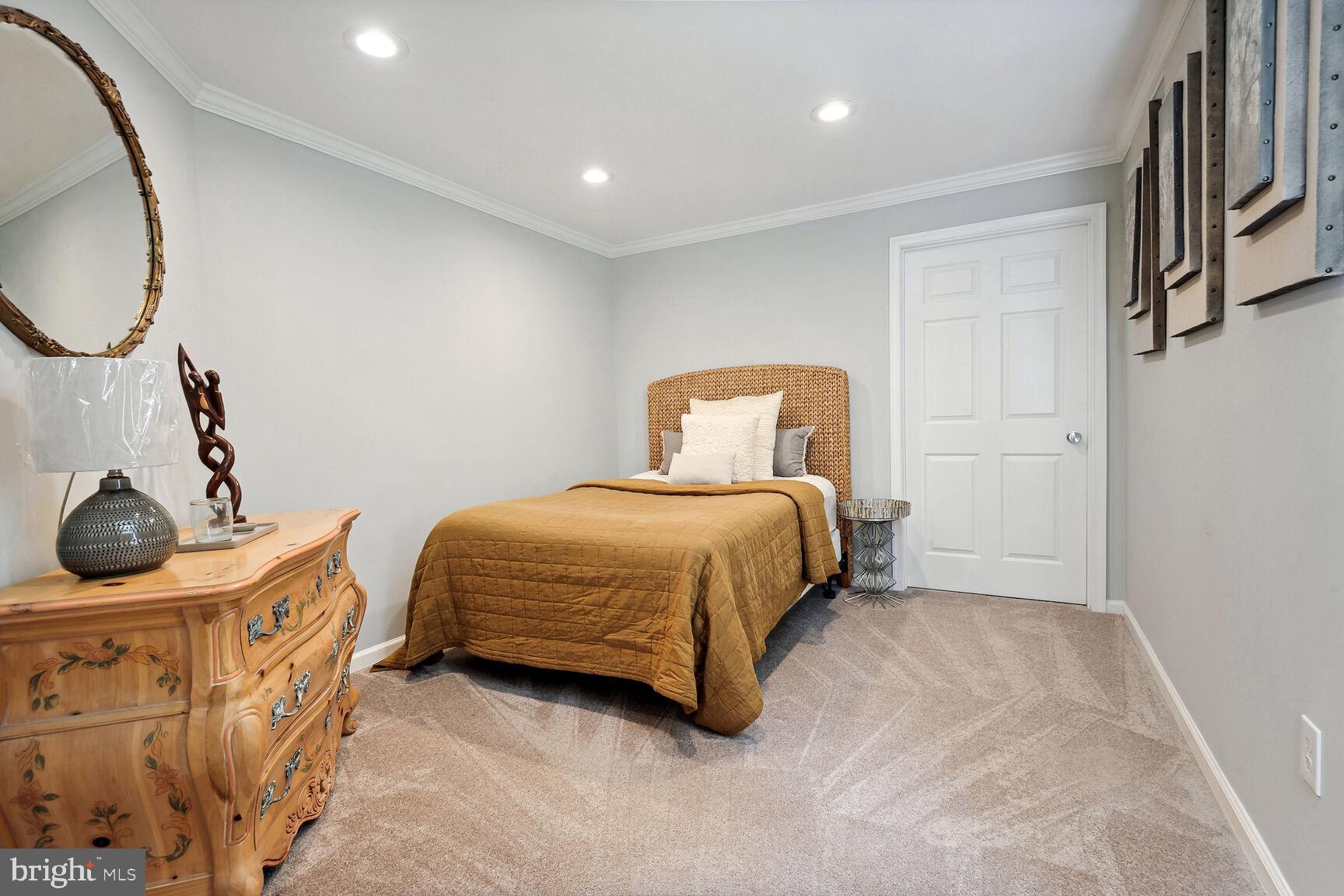 BELMONT FOREST - Residential