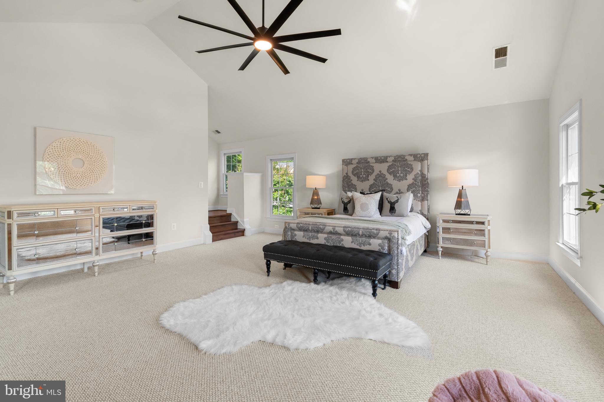 STONEWALL MANOR - Residential