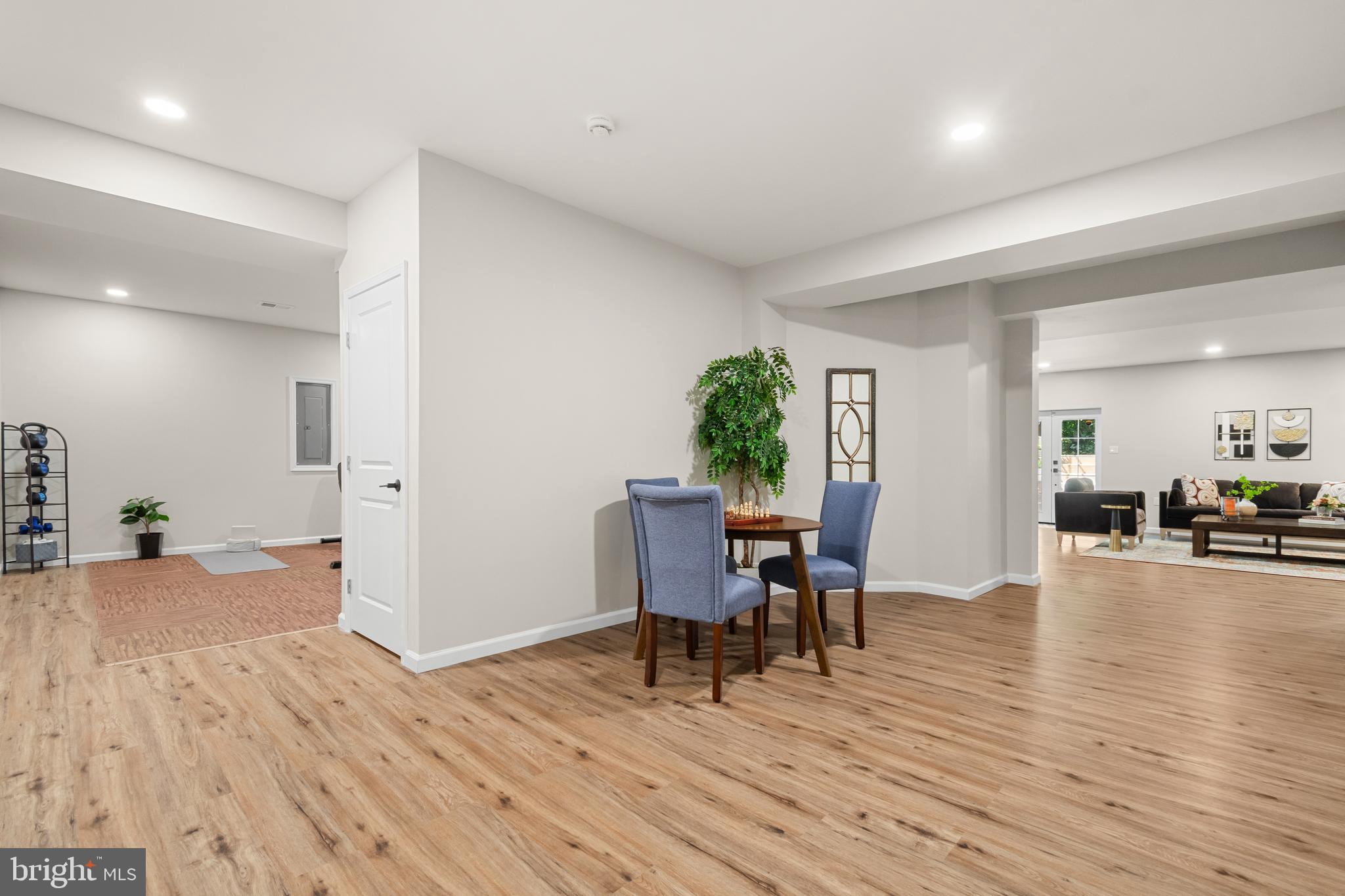 STONEWALL MANOR - Residential