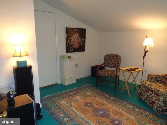 YELLOW BREECHES - Residential