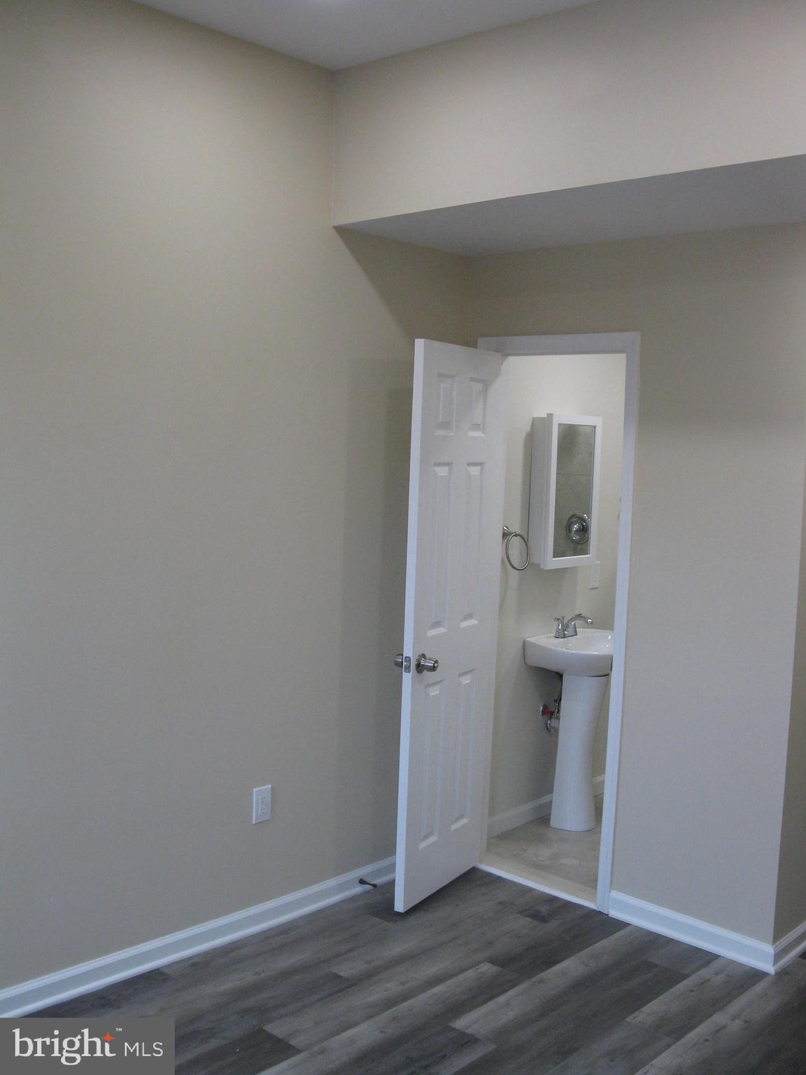 MADISON EASTEND - Residential Lease