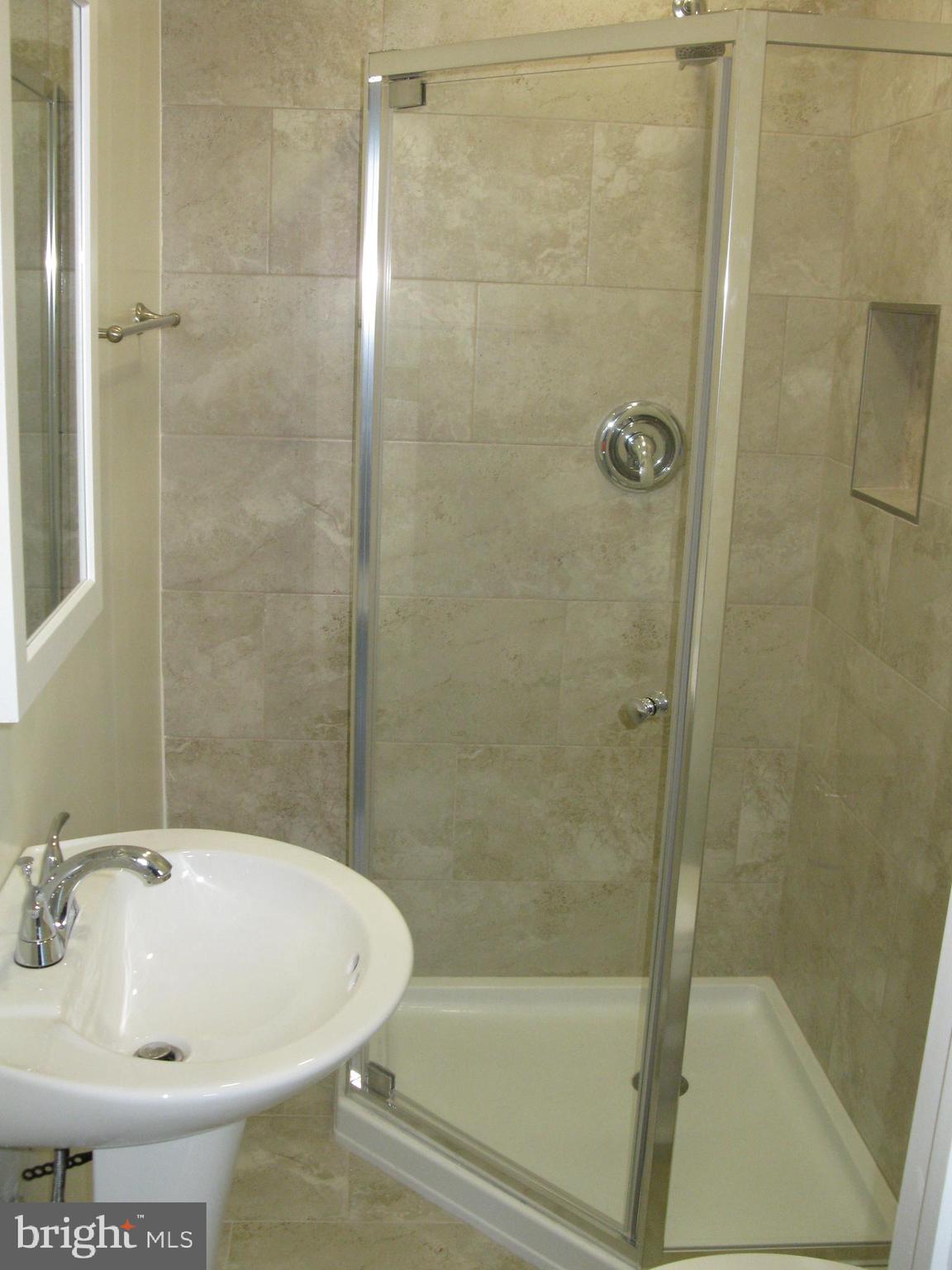 MADISON EASTEND - Residential Lease