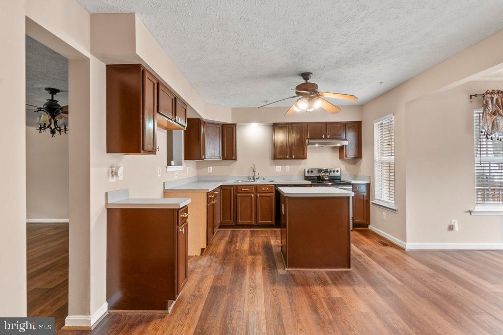 225 WOODLAND GREEN WAY