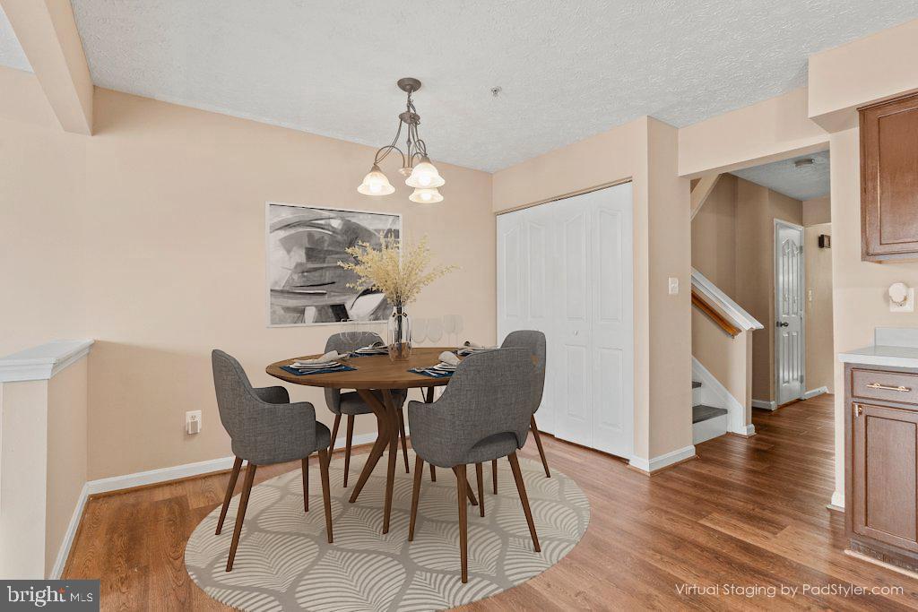 225 WOODLAND GREEN WAY