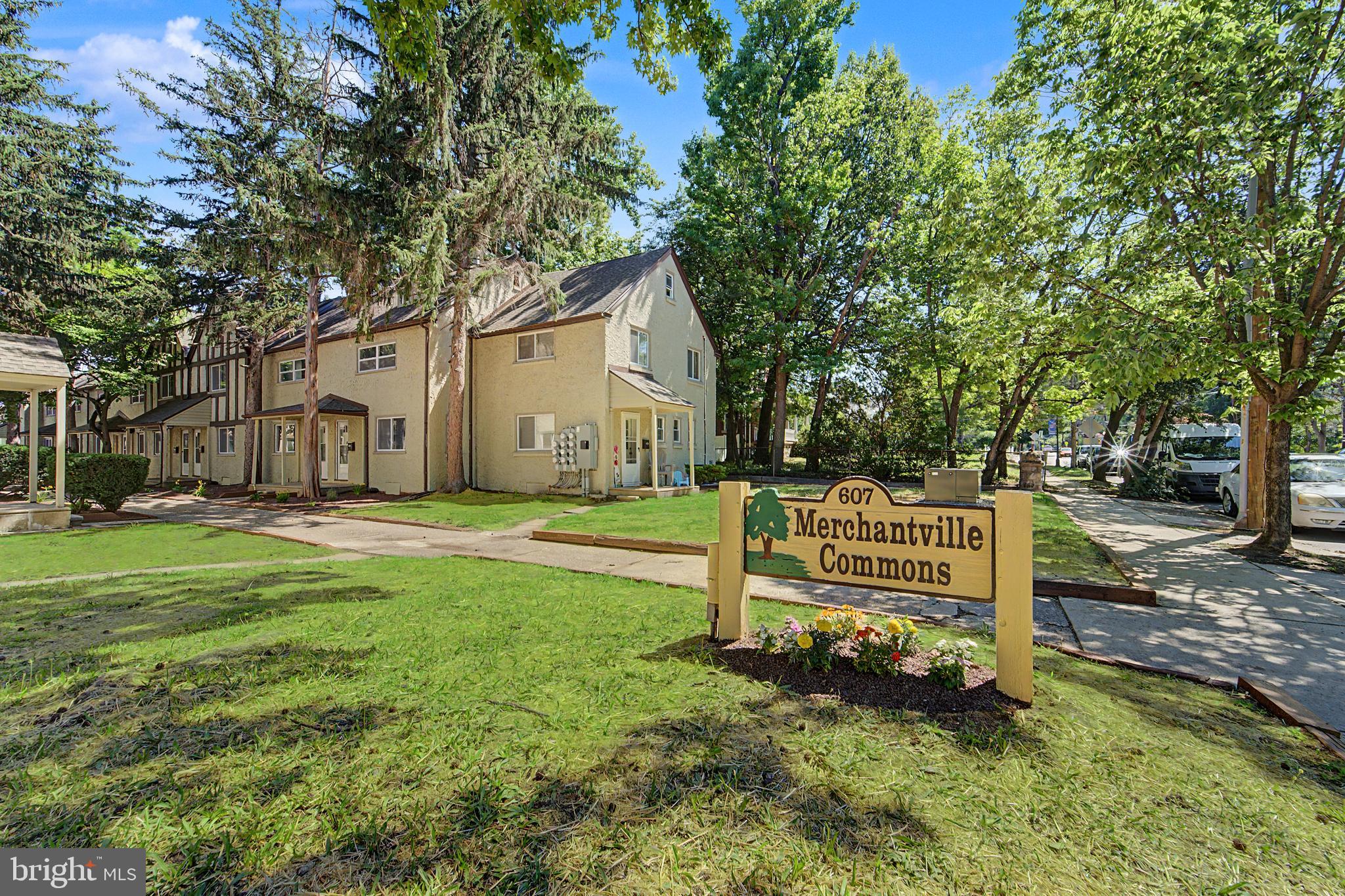 607 W MAPLE AVENUE