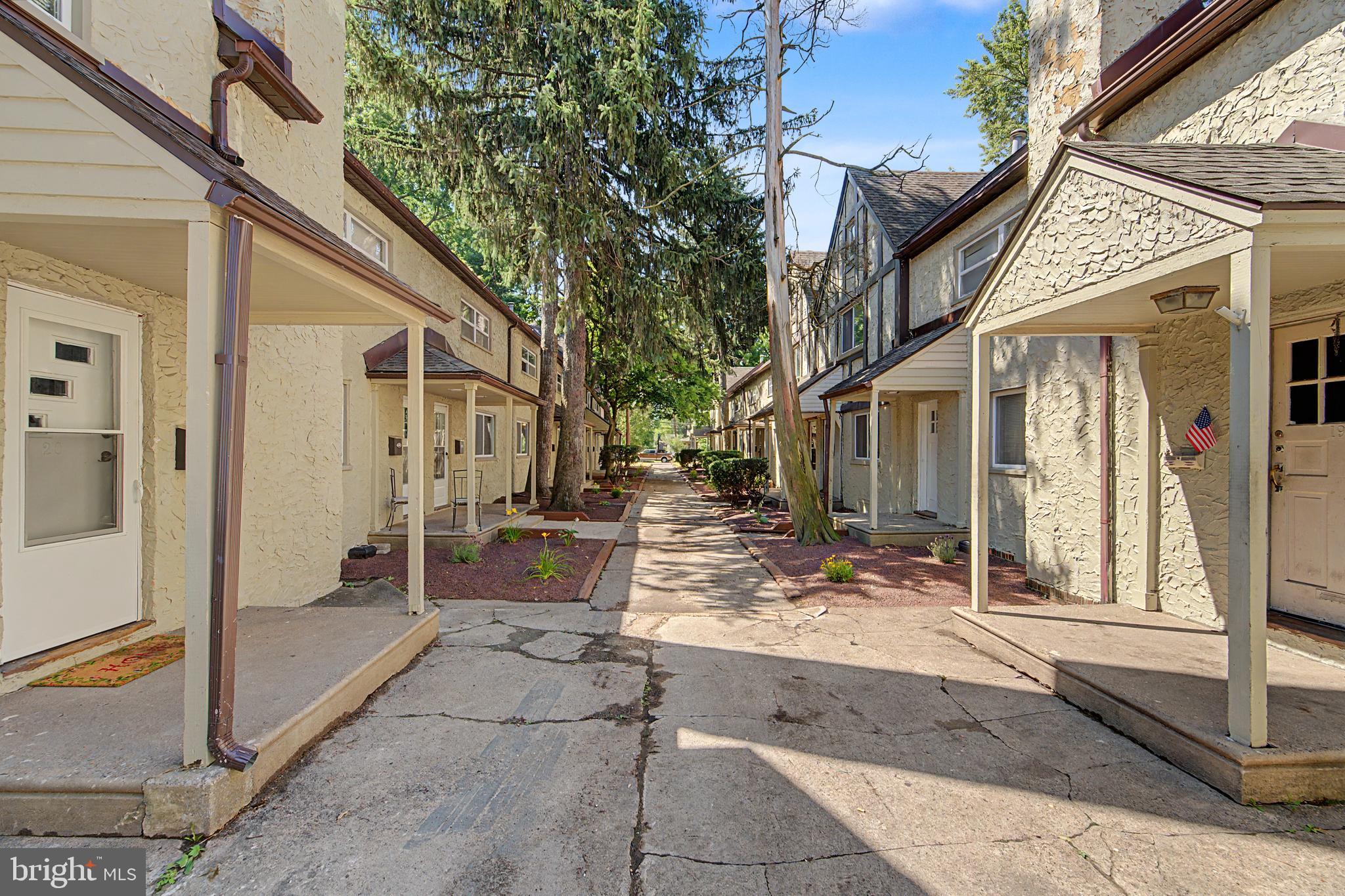 607 W MAPLE AVENUE