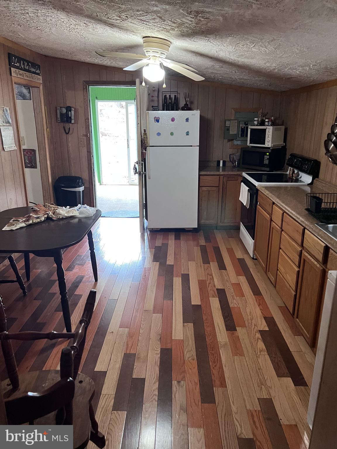 NATHANIEL MOUNTAIN HEIGHTS - Residential