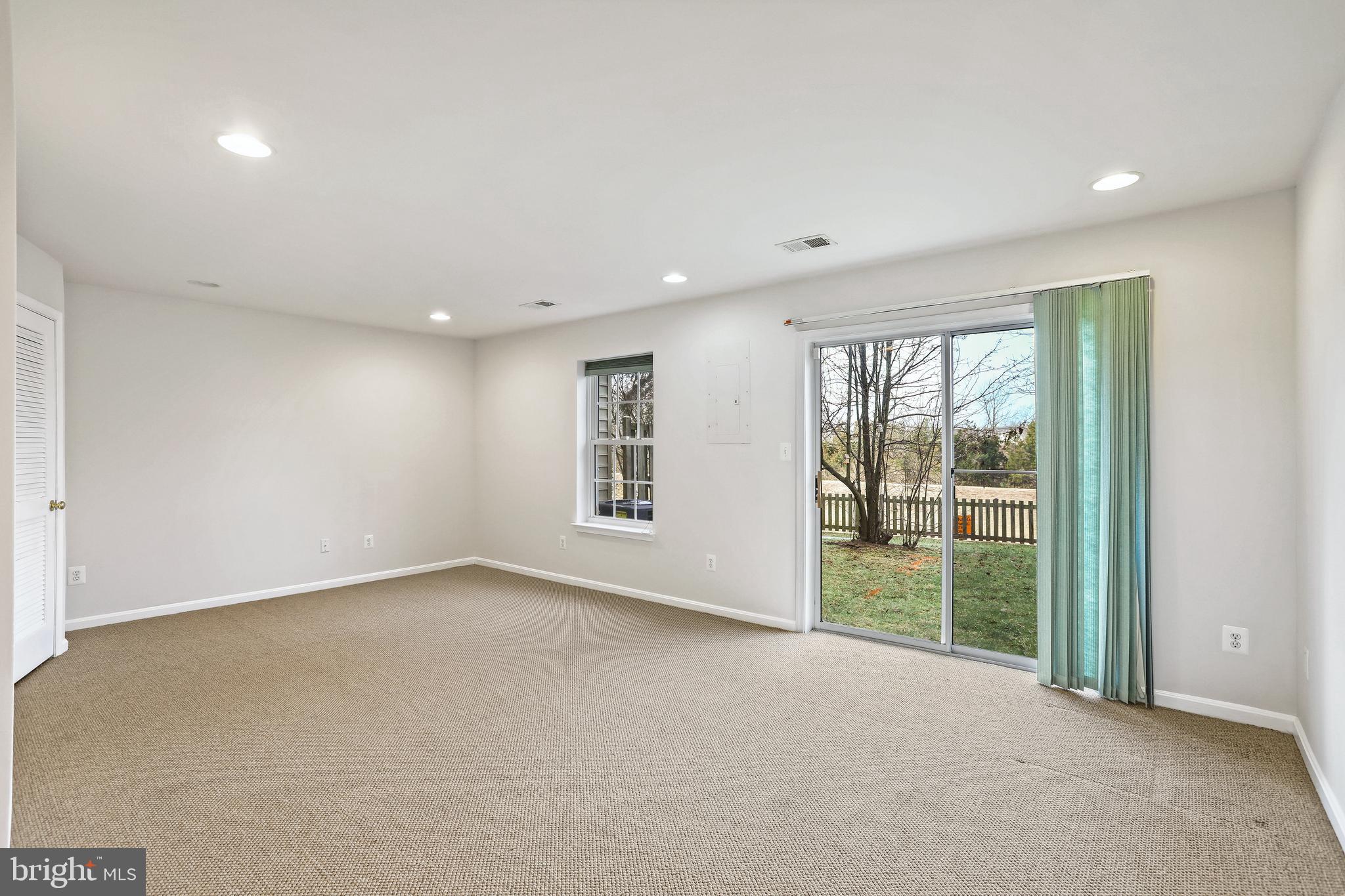 INDEPENDENCE - Residential Lease