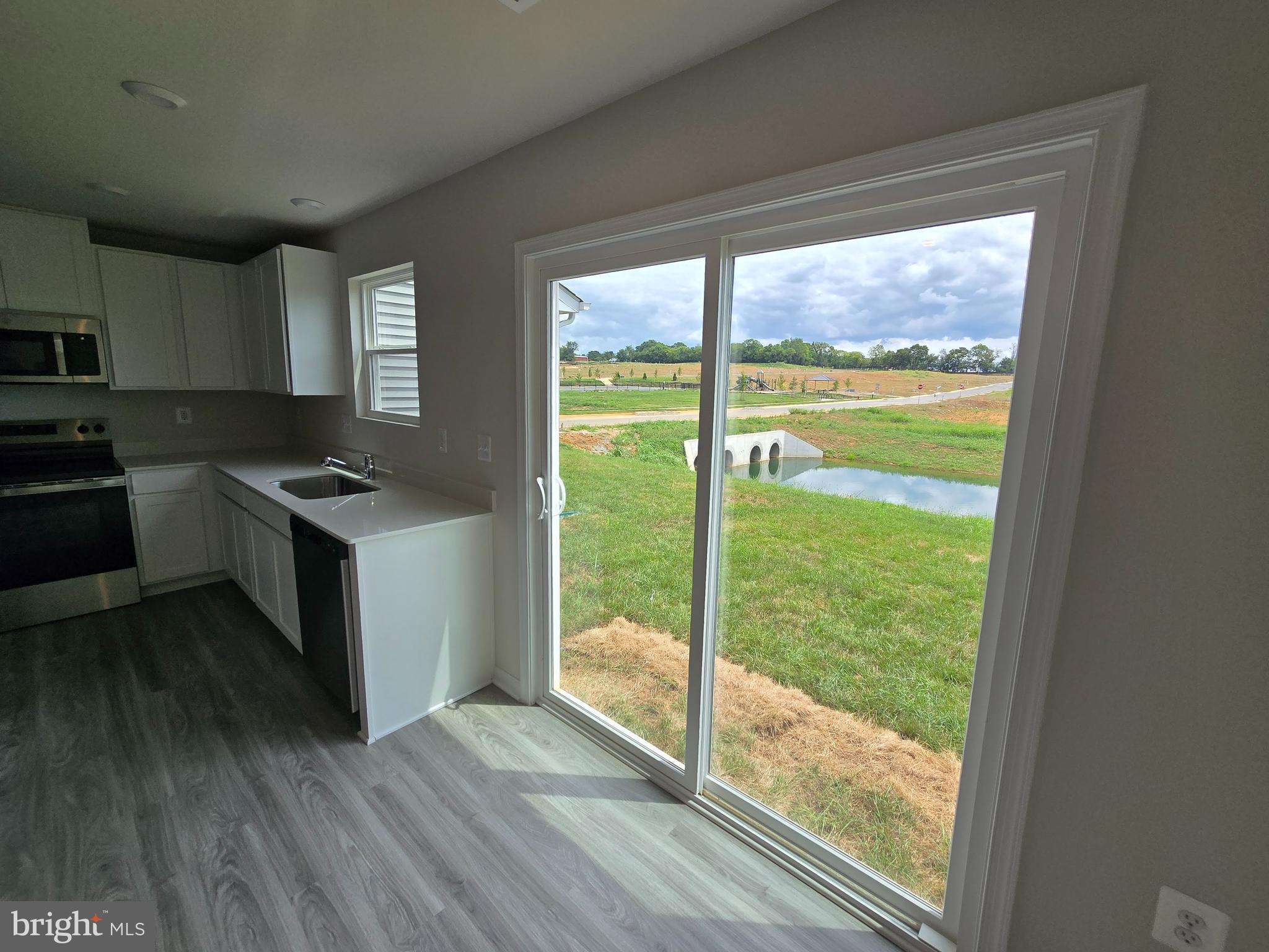 STONE SPRING - Residential Lease