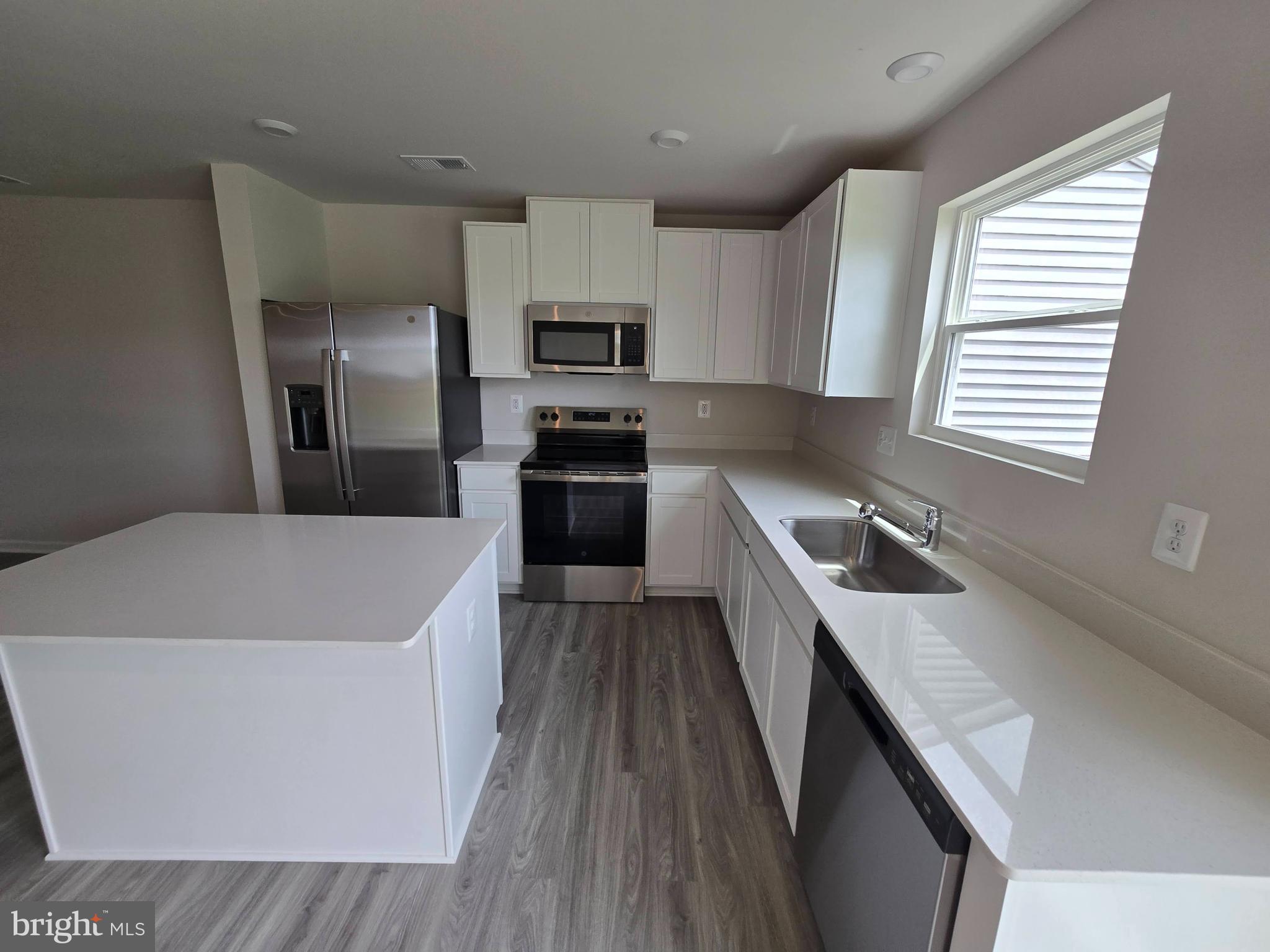 STONE SPRING - Residential Lease