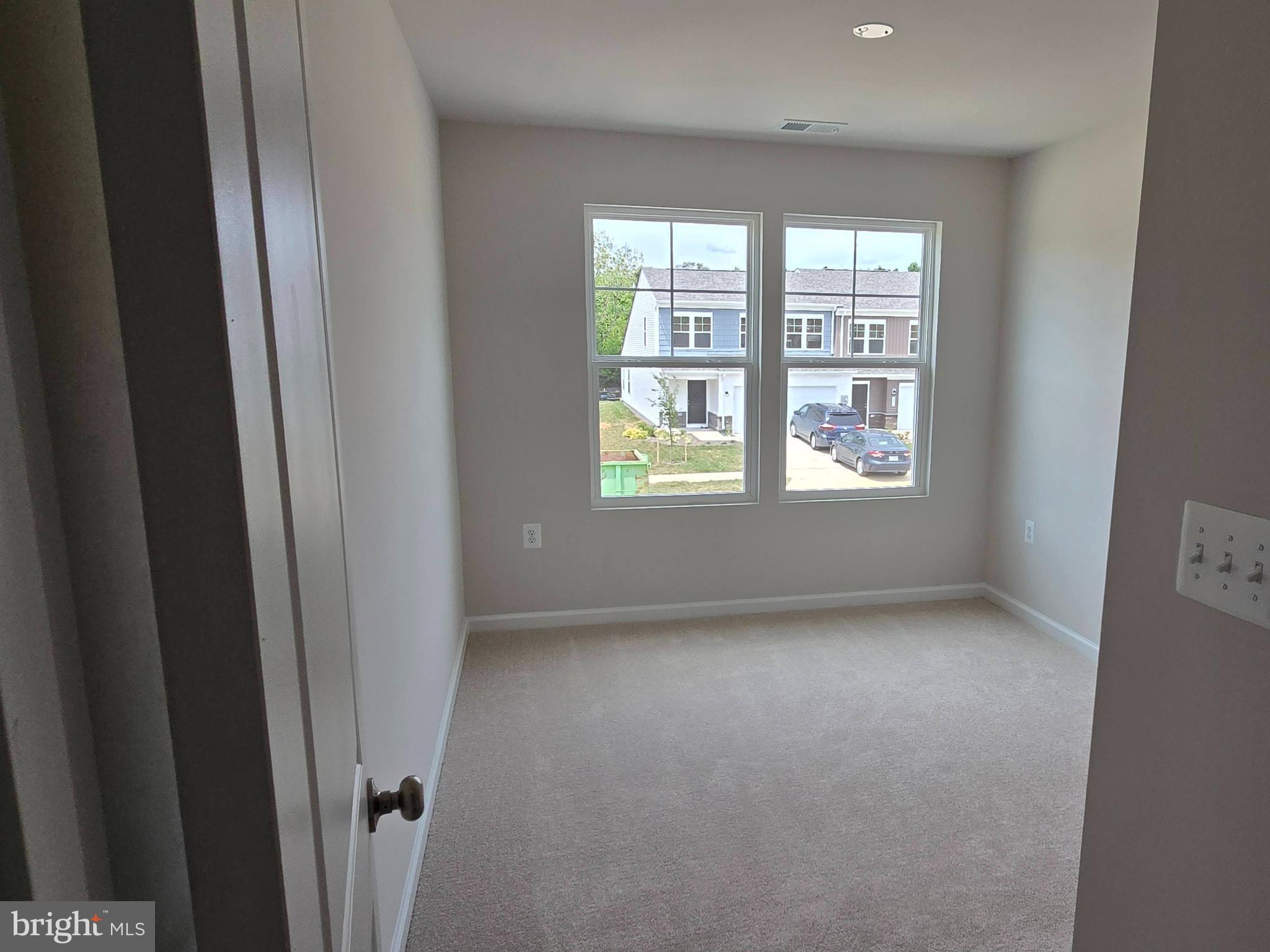 STONE SPRING - Residential Lease