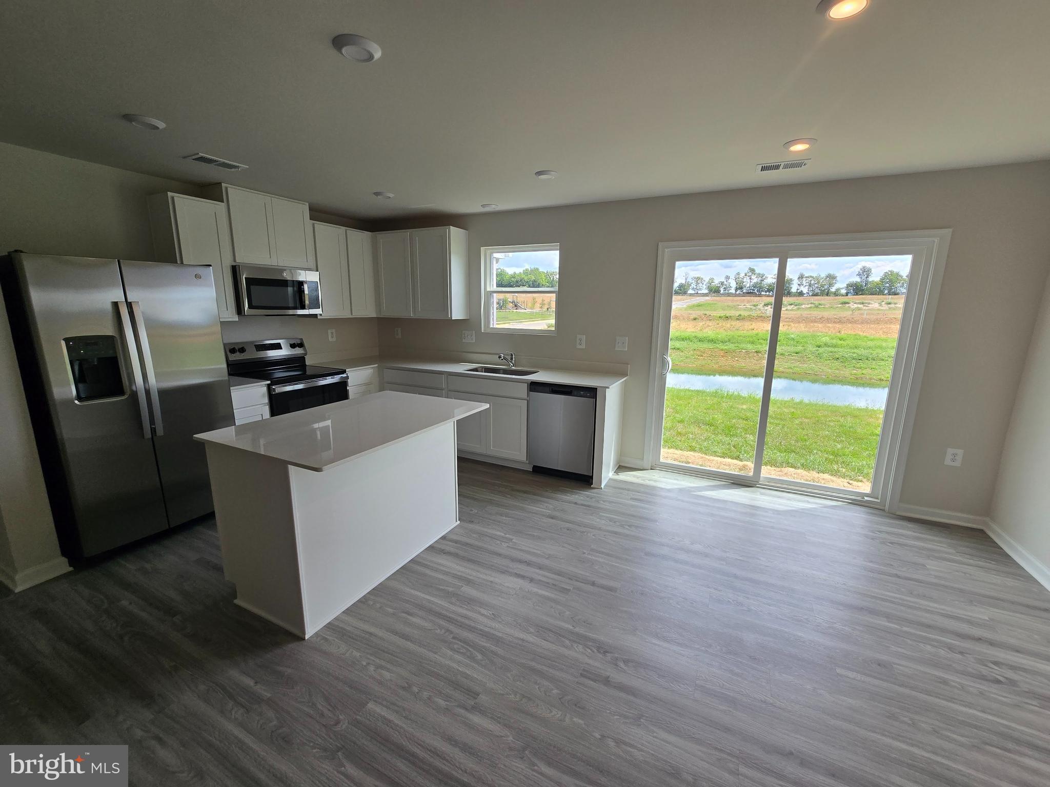 STONE SPRING - Residential Lease