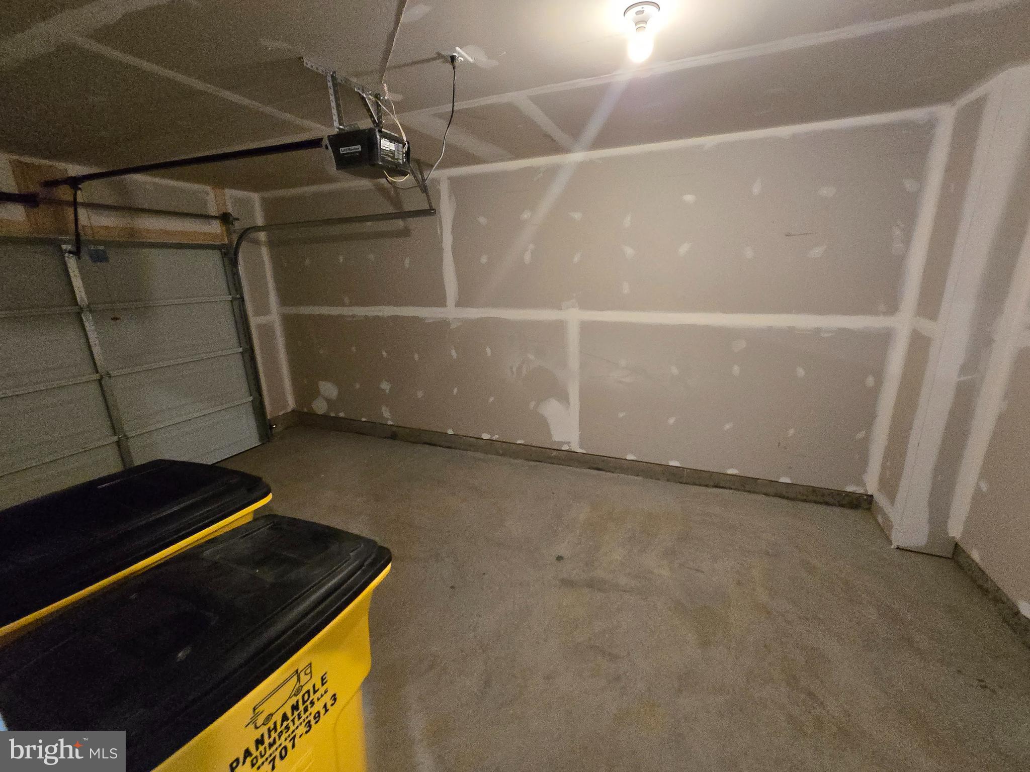 STONE SPRING - Residential Lease