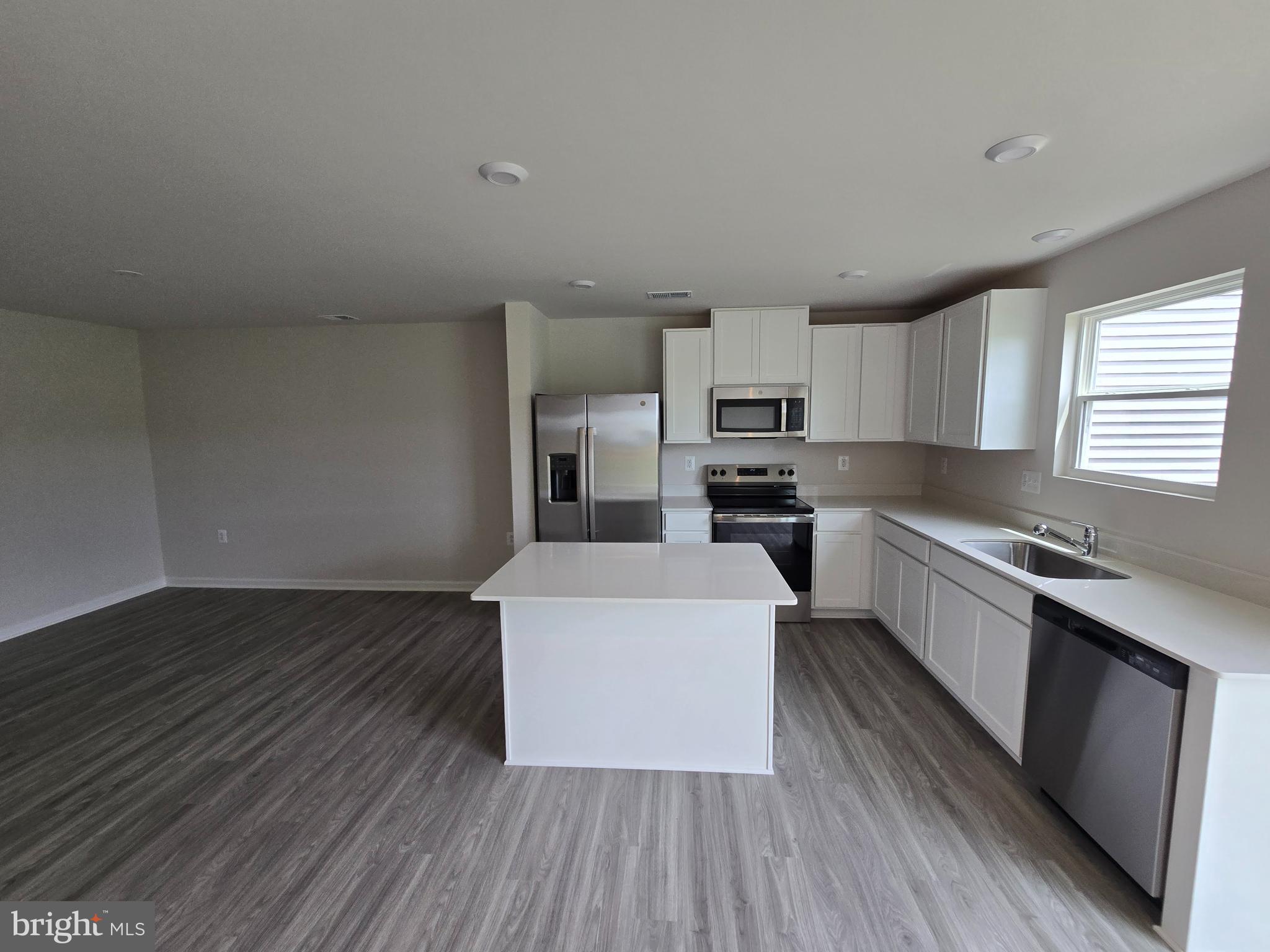 STONE SPRING - Residential Lease