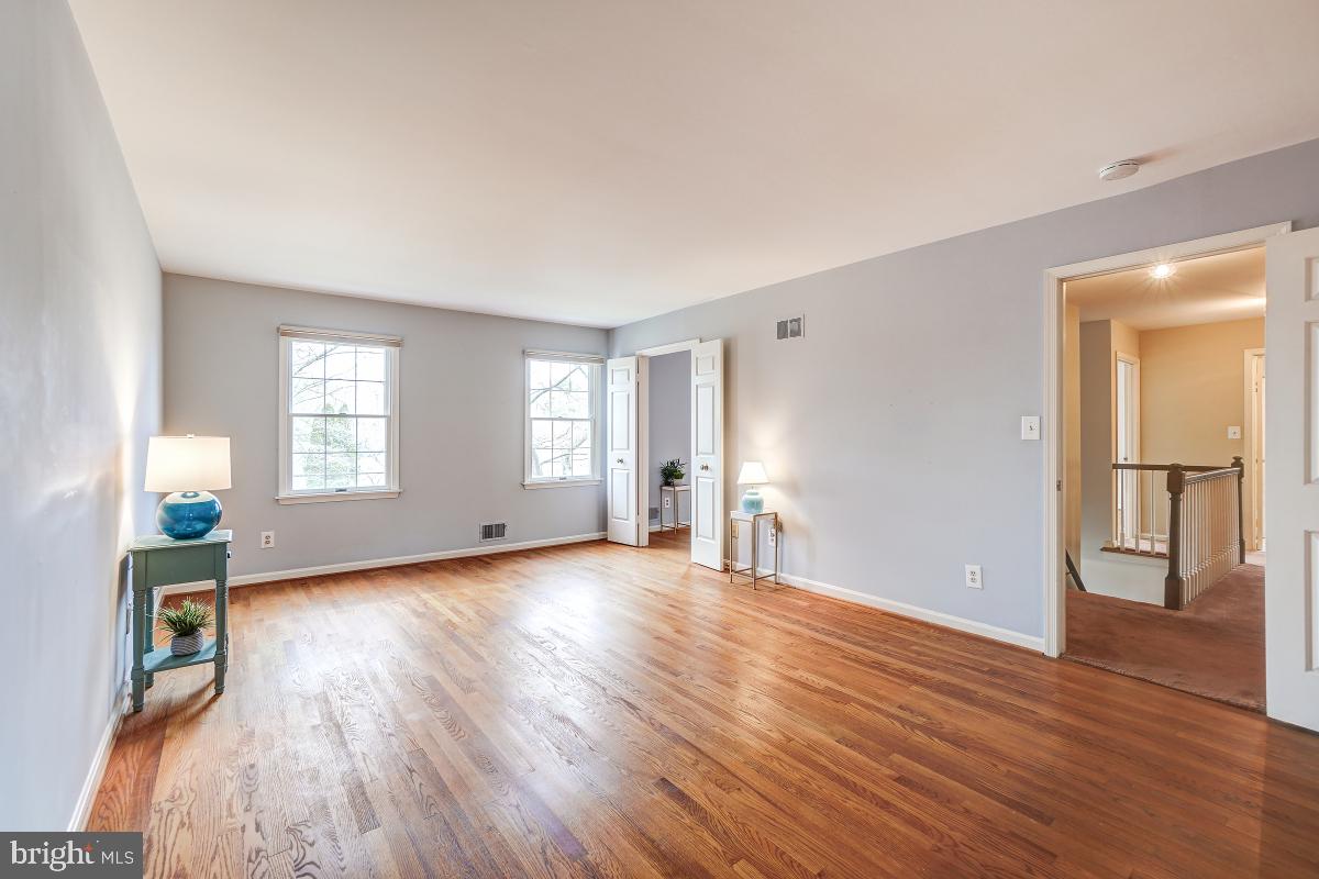 OAKWOOD KNOLLS - Residential