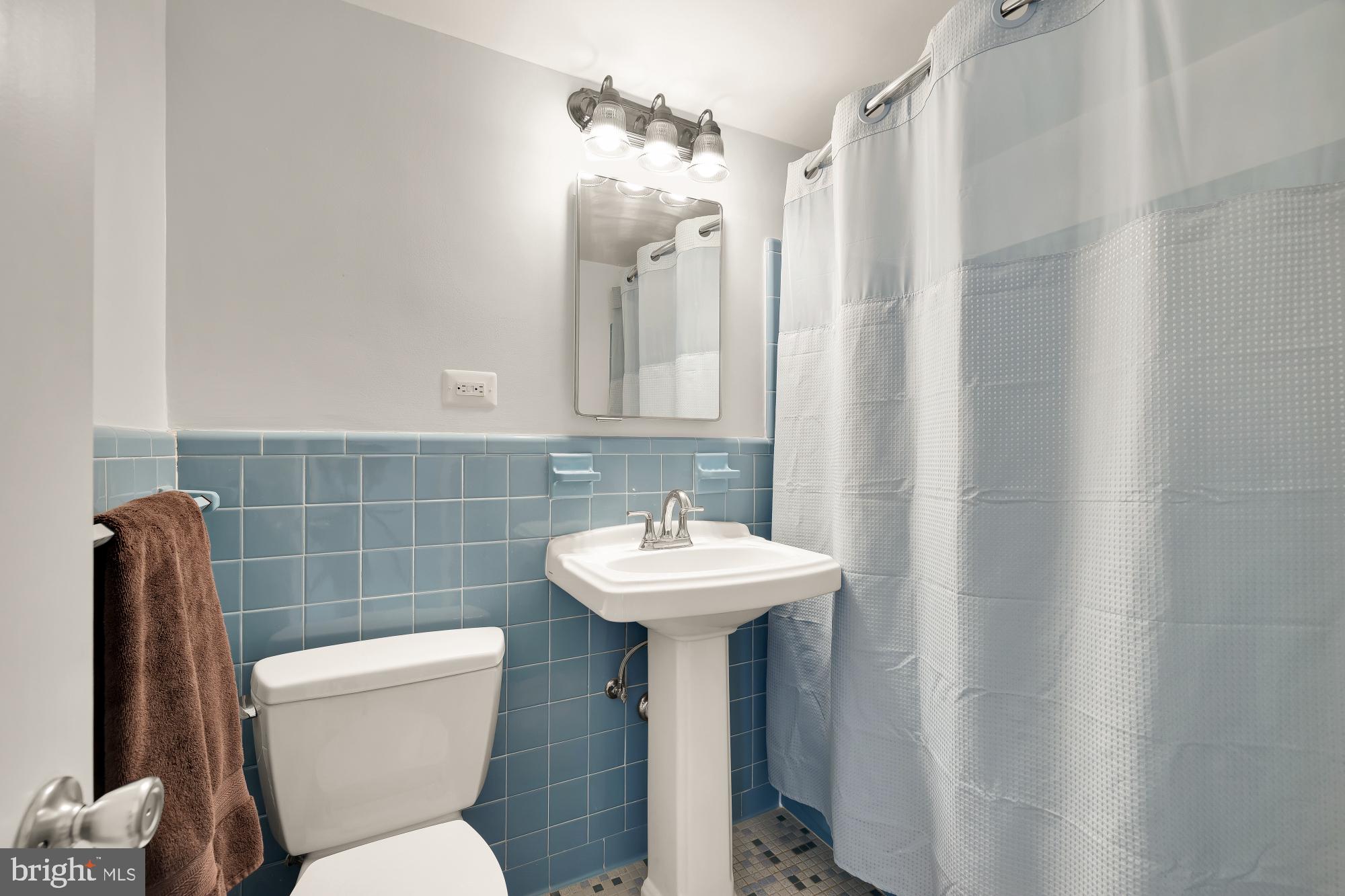 CARLYN PLACE - Residential
