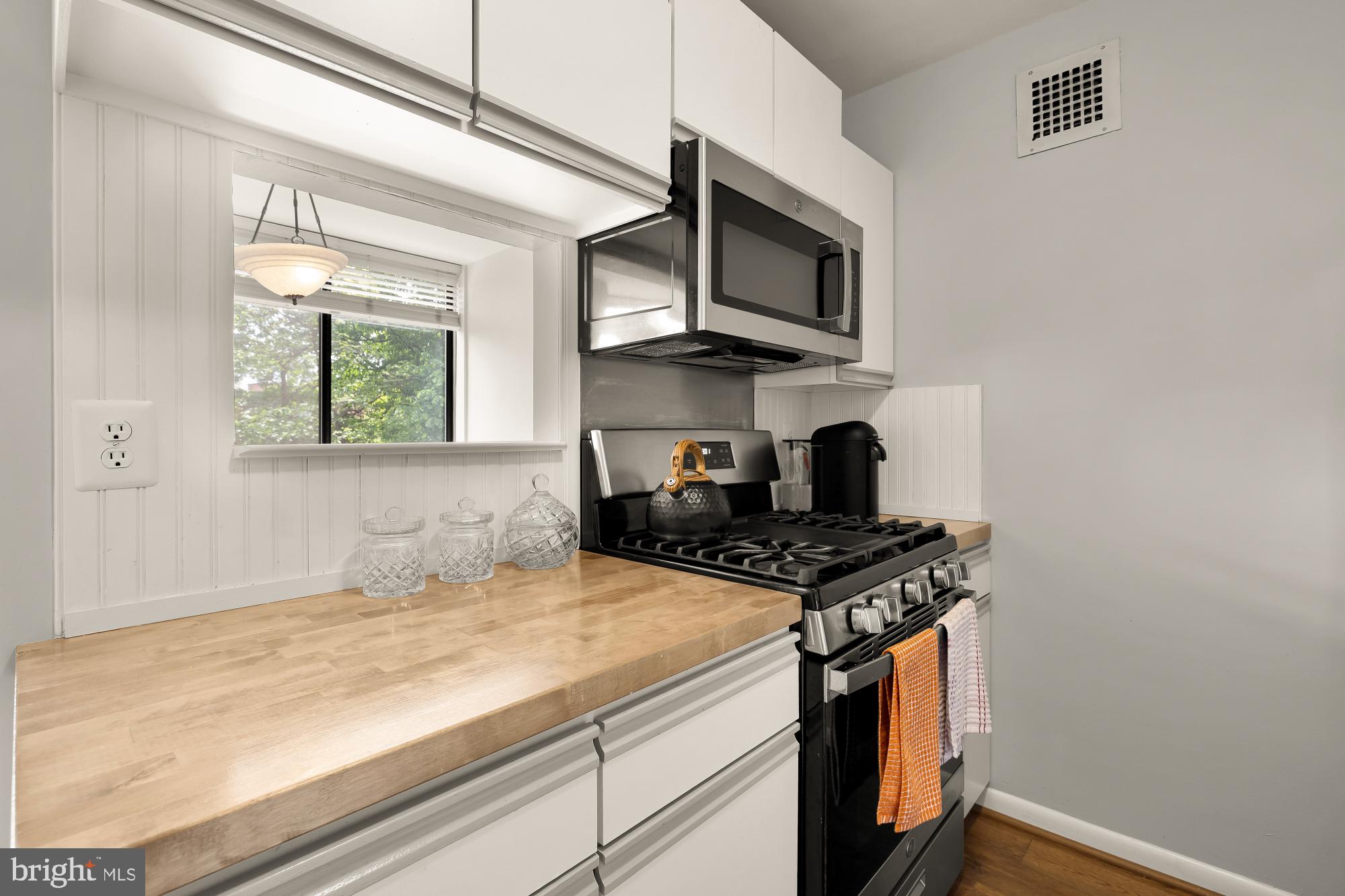 CARLYN PLACE - Residential