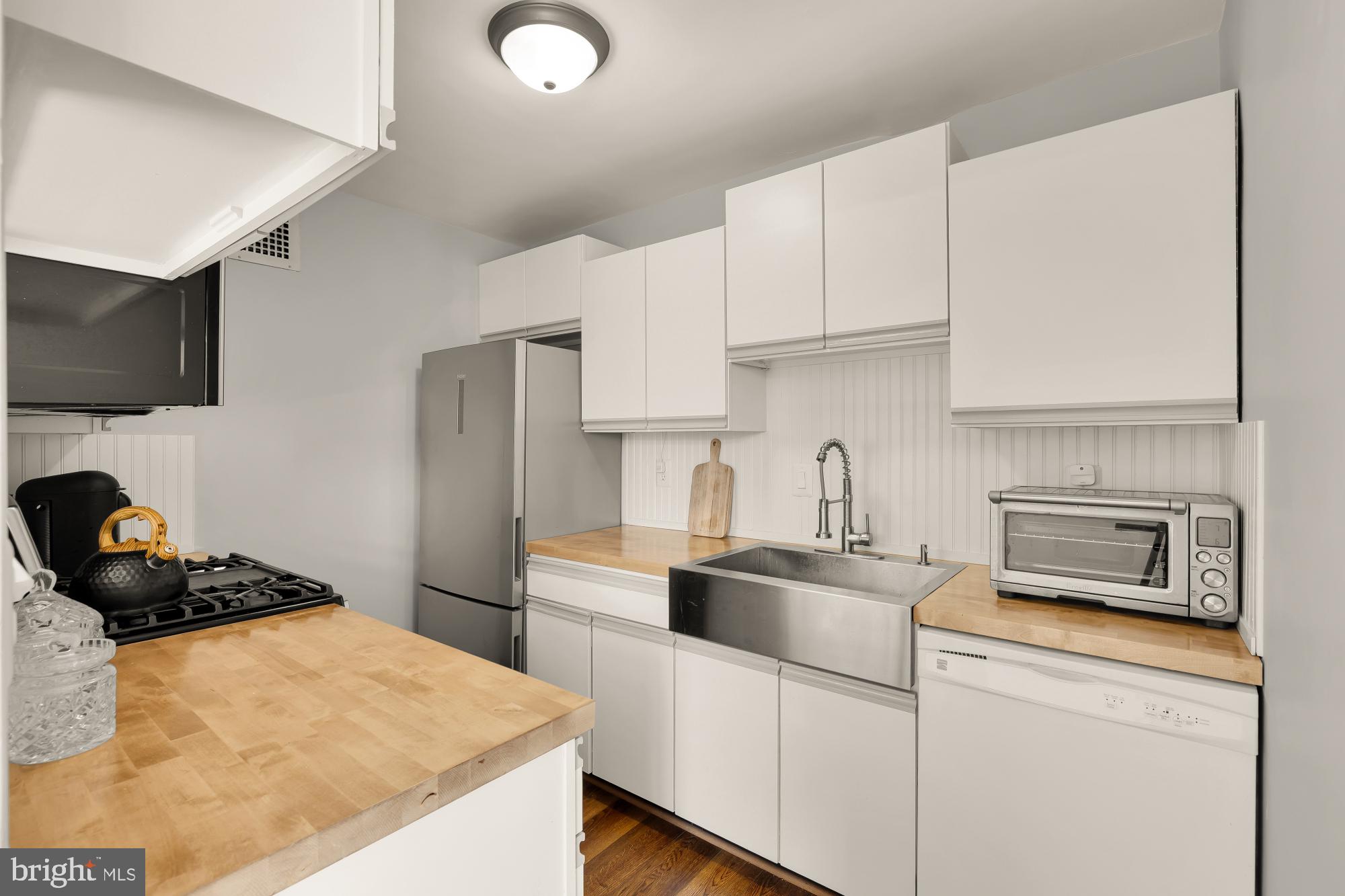 CARLYN PLACE - Residential