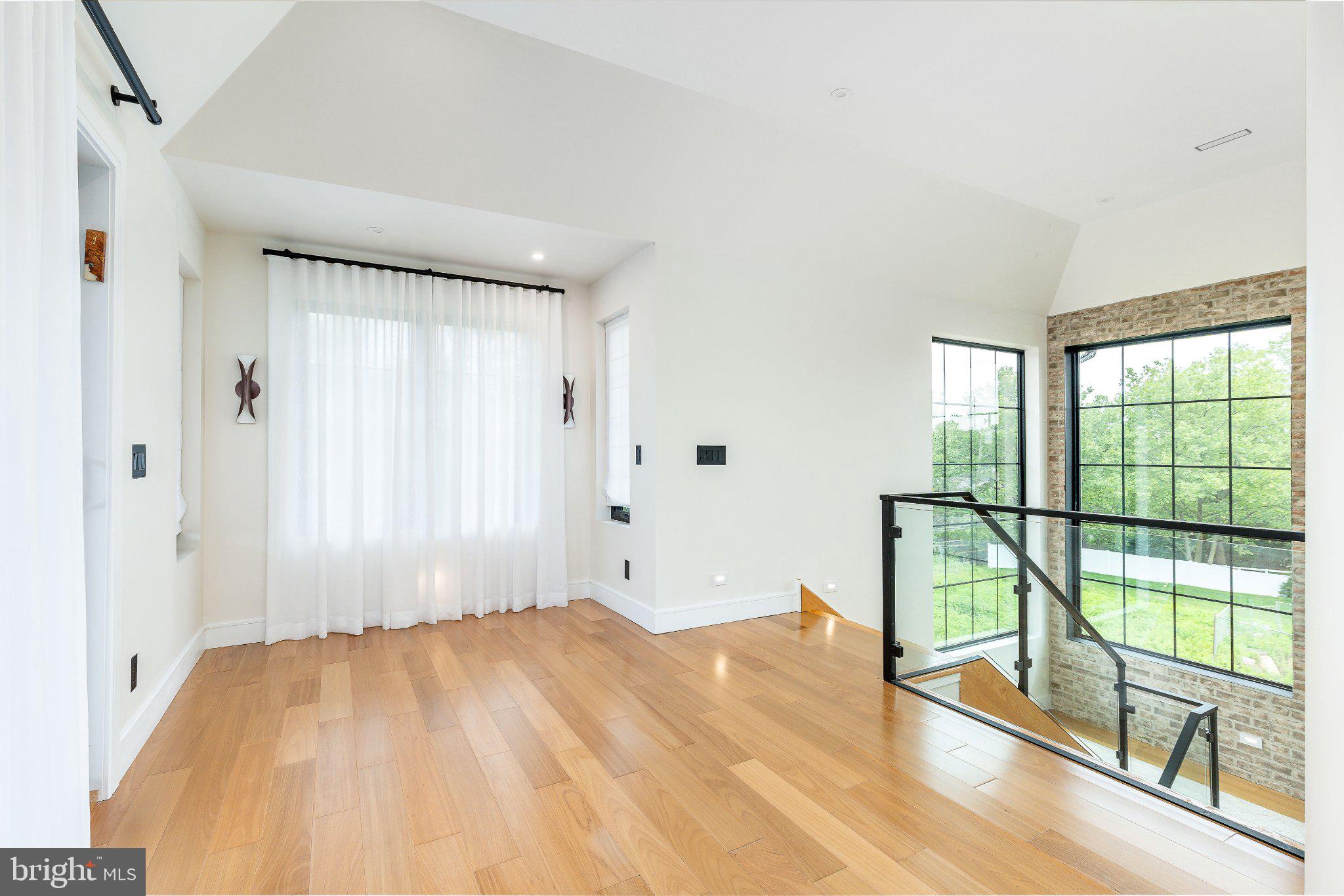 BUSTLETON - Residential