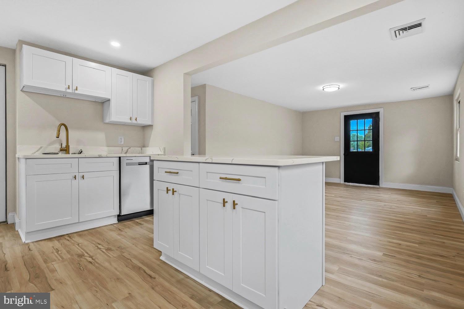 COLLINS PARK - Residential