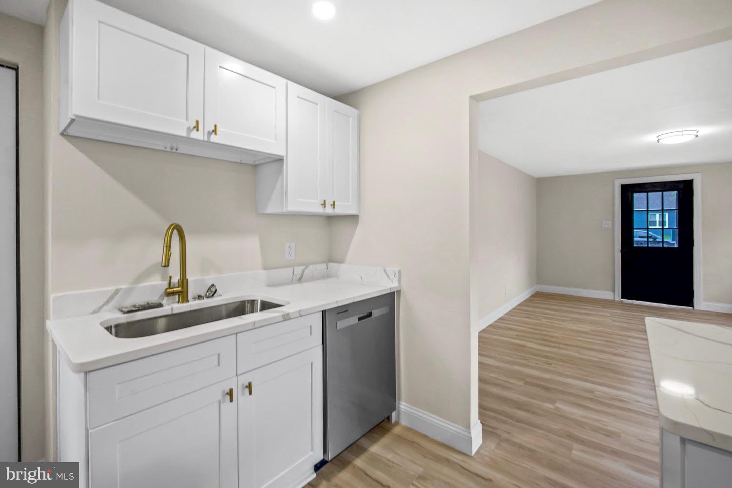 COLLINS PARK - Residential