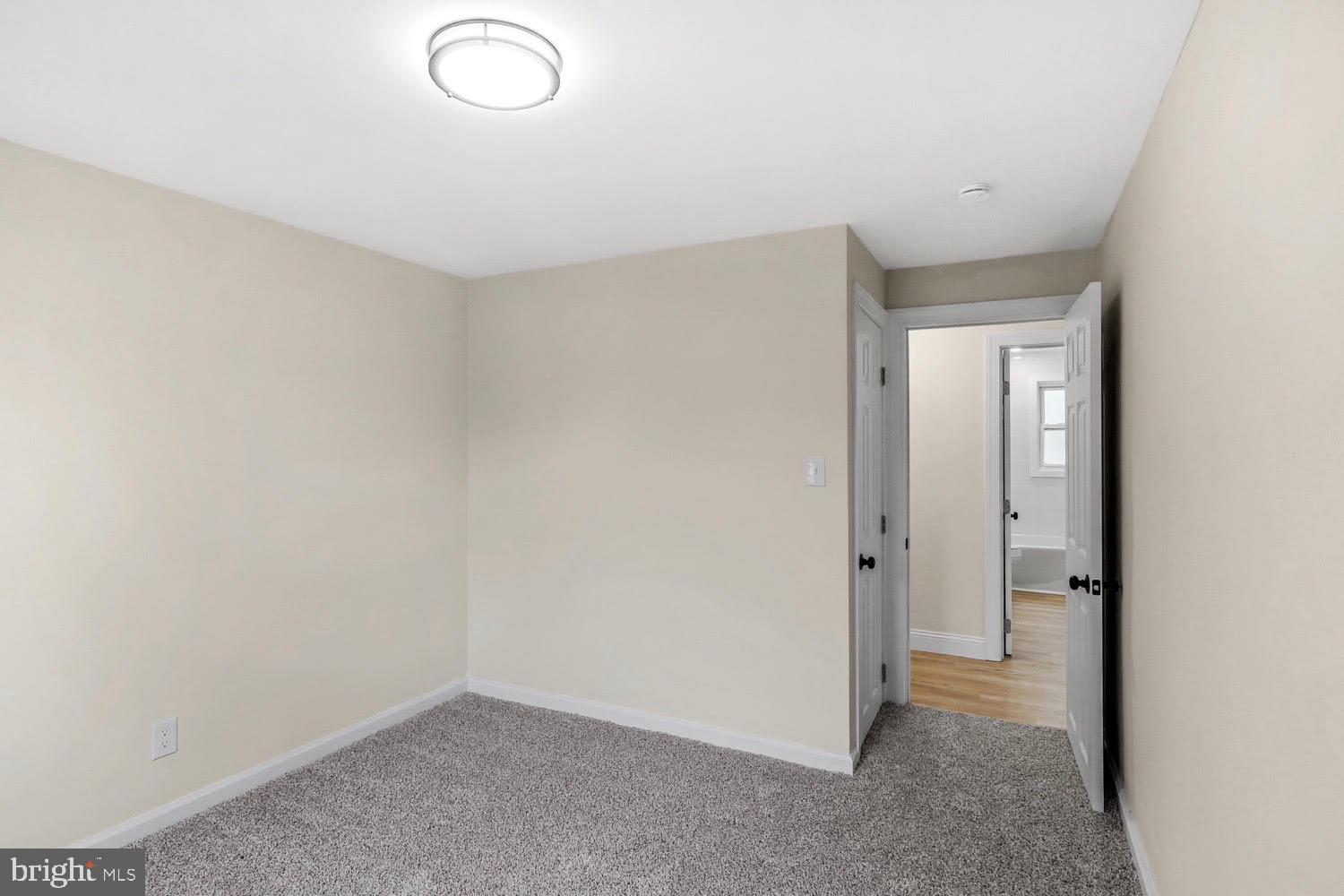 COLLINS PARK - Residential