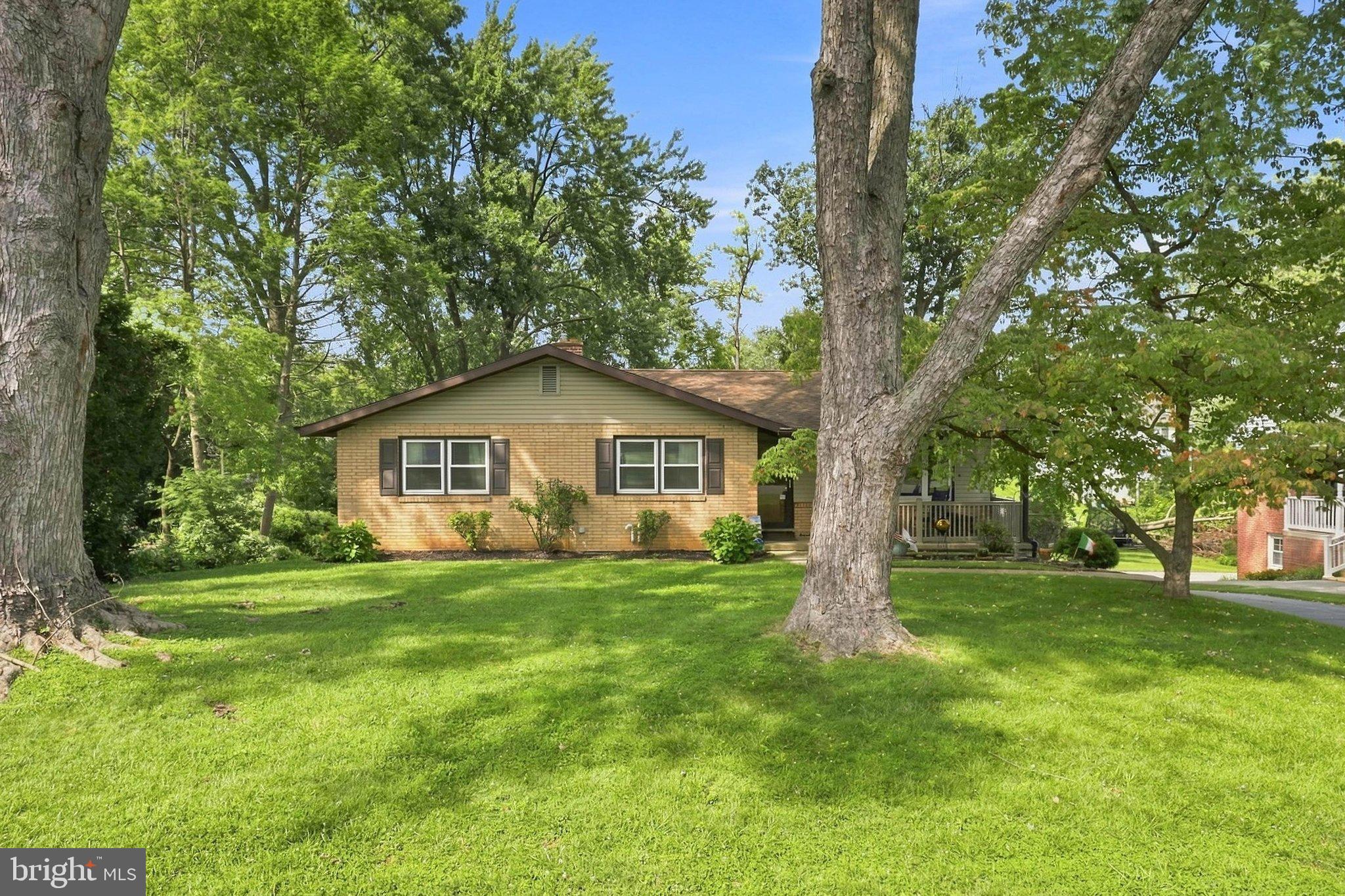1525 VISTA ROAD