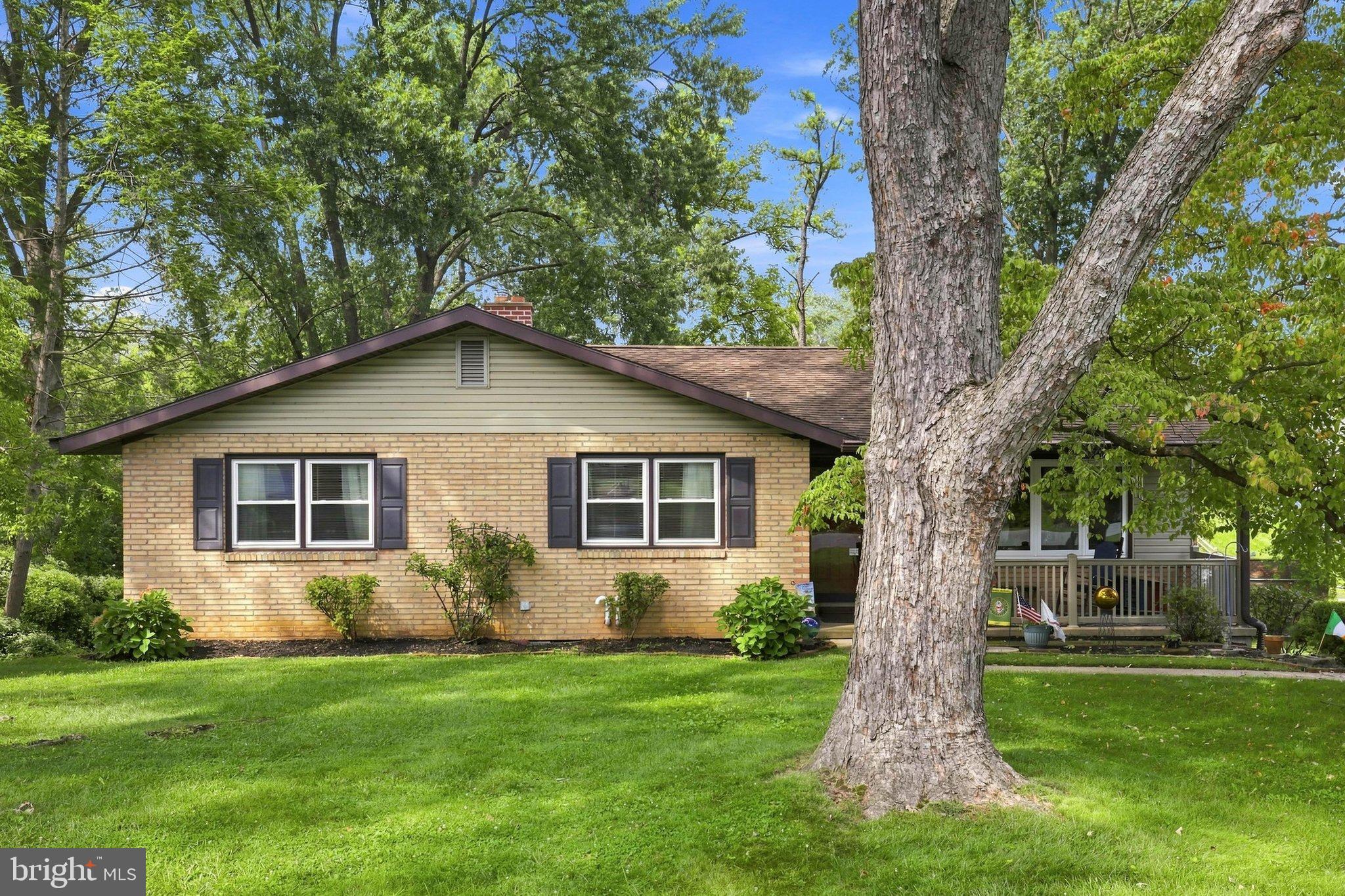 1525 VISTA ROAD
