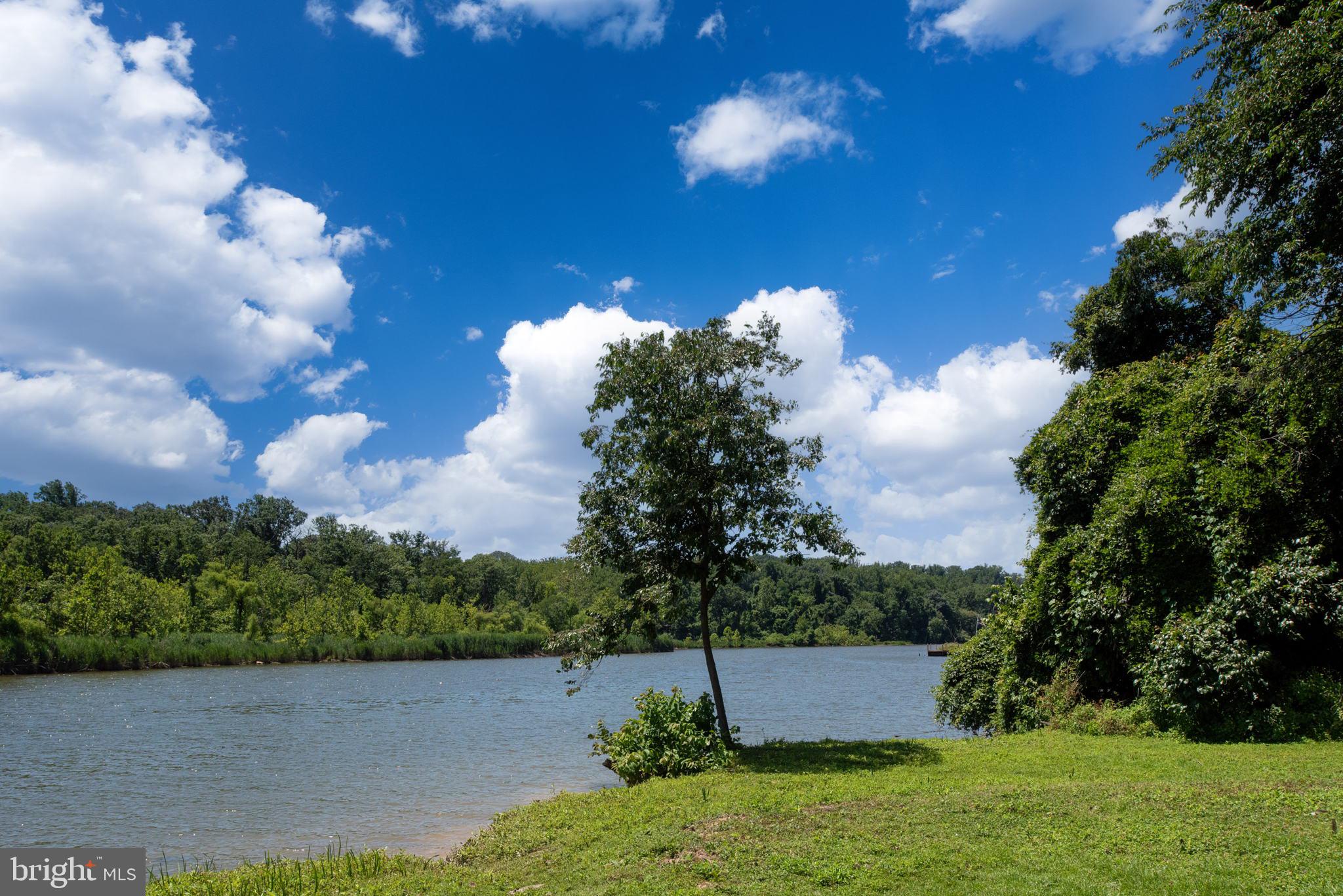 TANTALLON ON THE POTOMAC - Residential