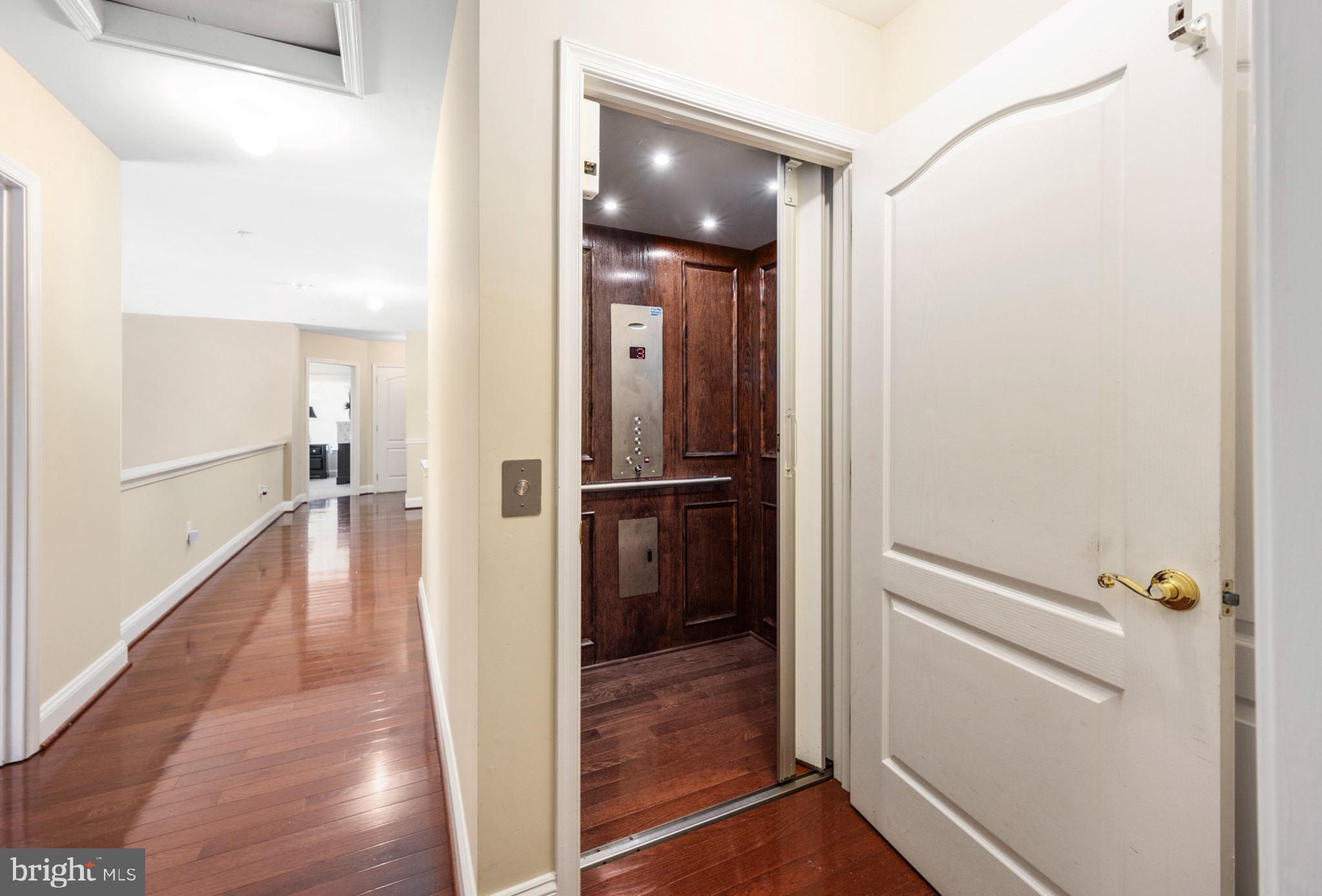 TANTALLON ON THE POTOMAC - Residential