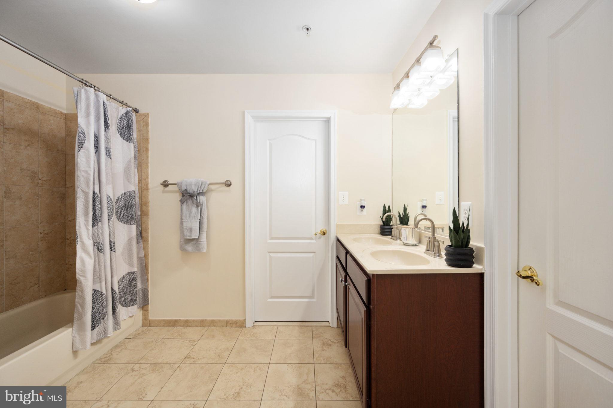 TANTALLON ON THE POTOMAC - Residential