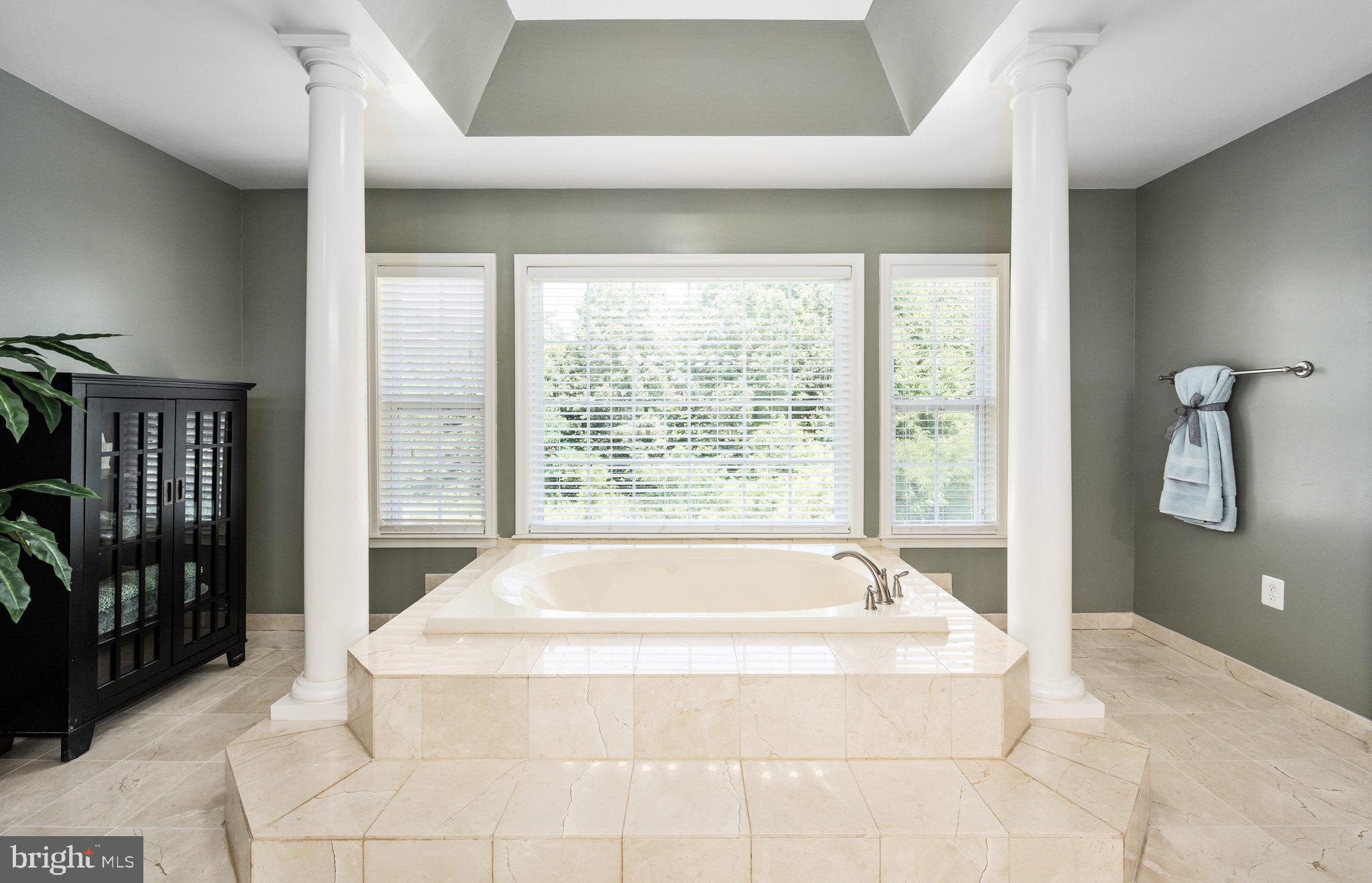 TANTALLON ON THE POTOMAC - Residential