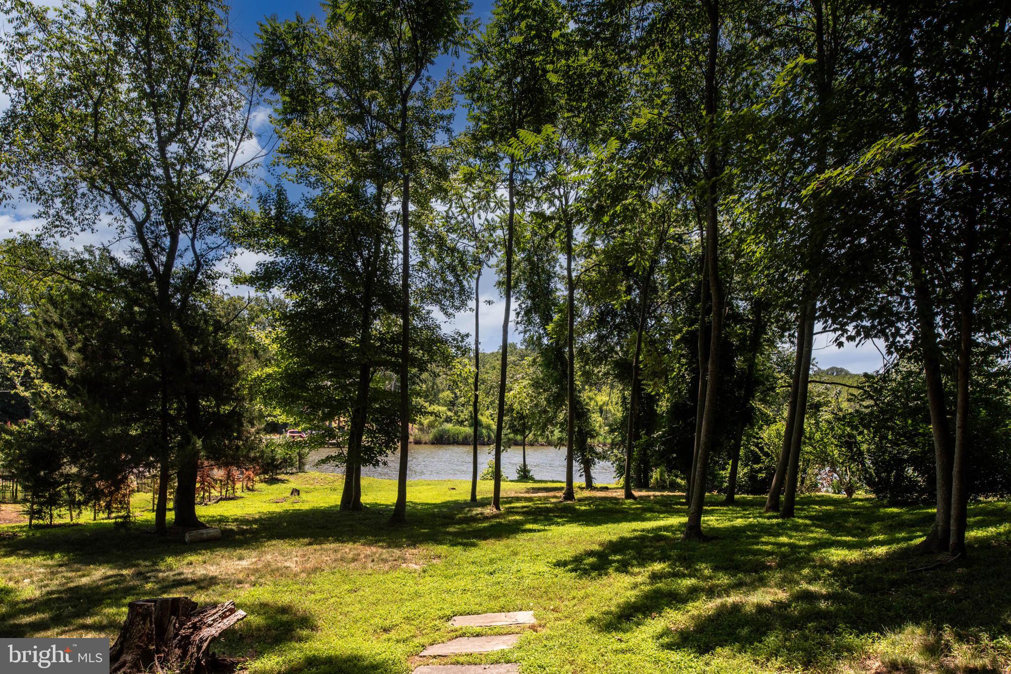 TANTALLON ON THE POTOMAC - Residential