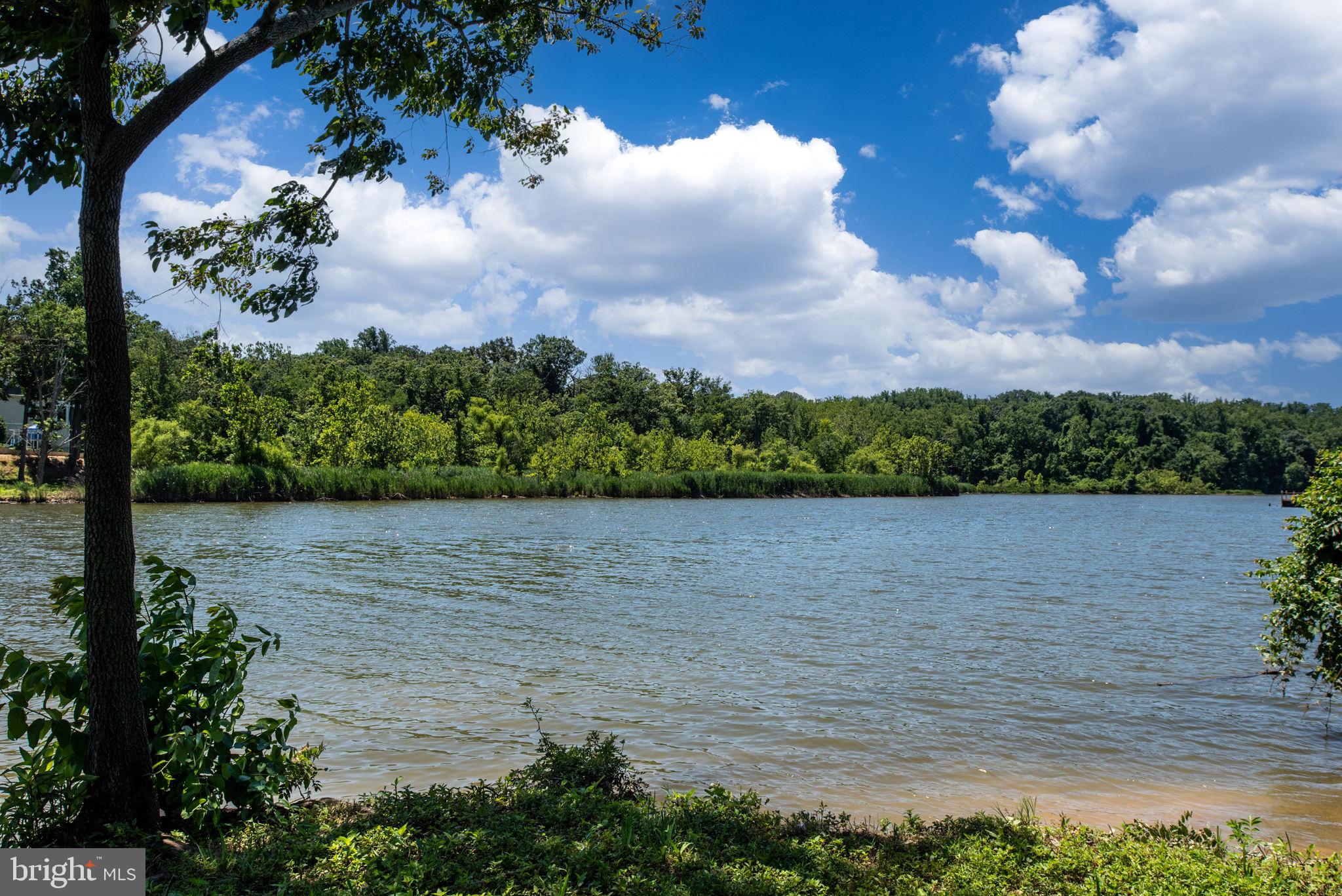 TANTALLON ON THE POTOMAC - Residential