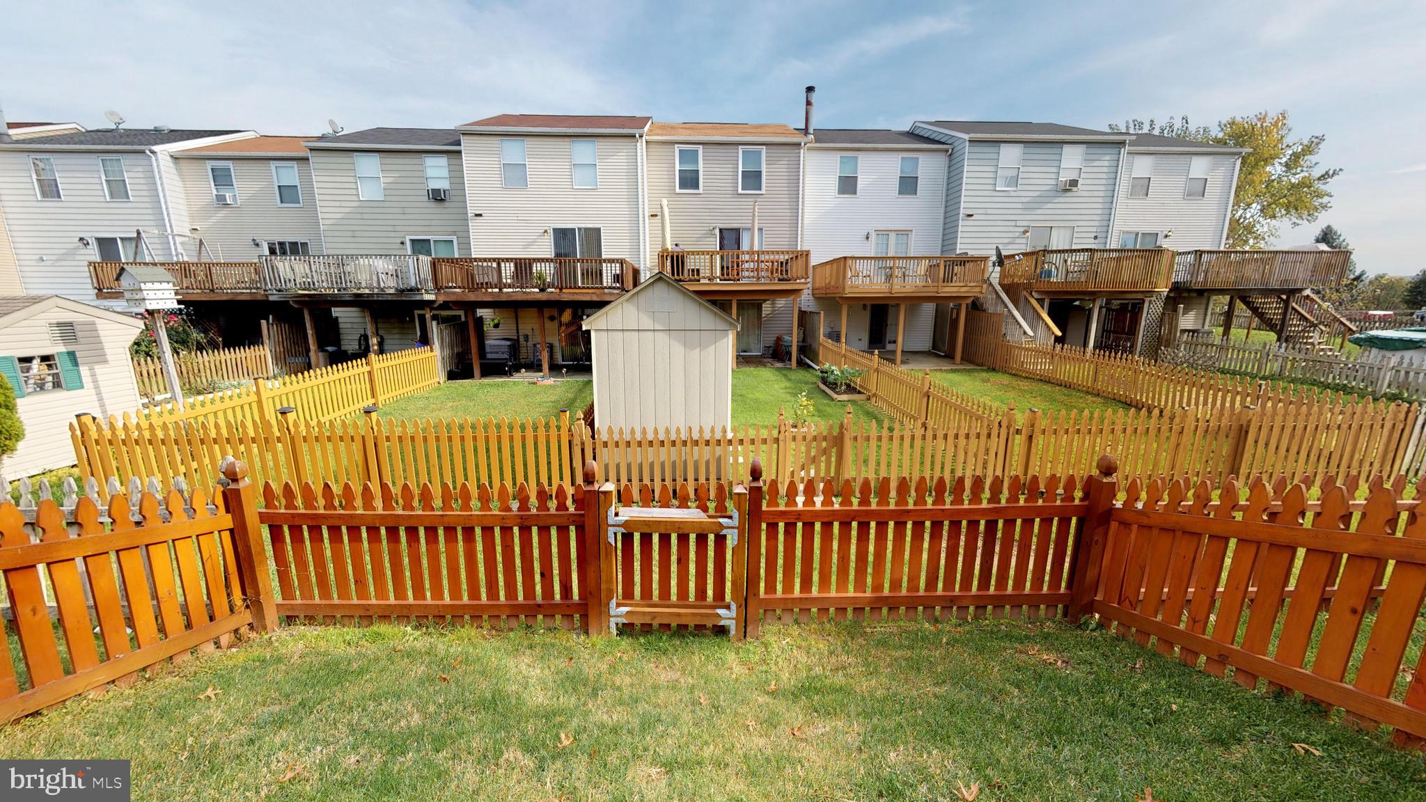 UPTON VILLAGE NORTH - Residential