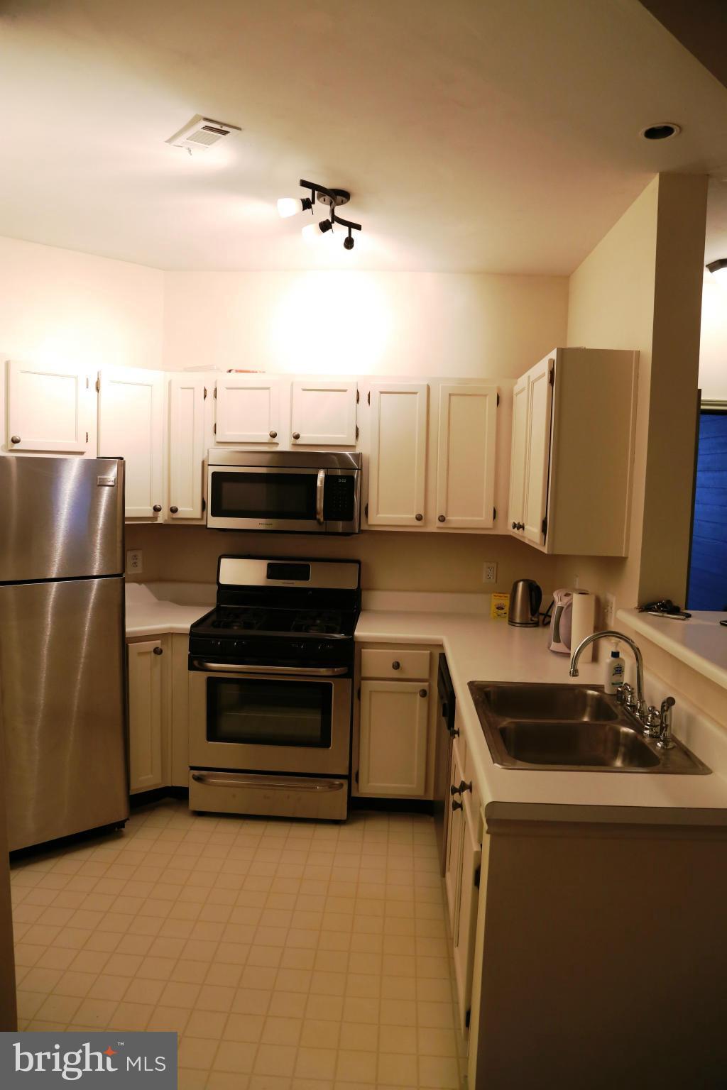 STONECROFT CONDO - Residential Lease