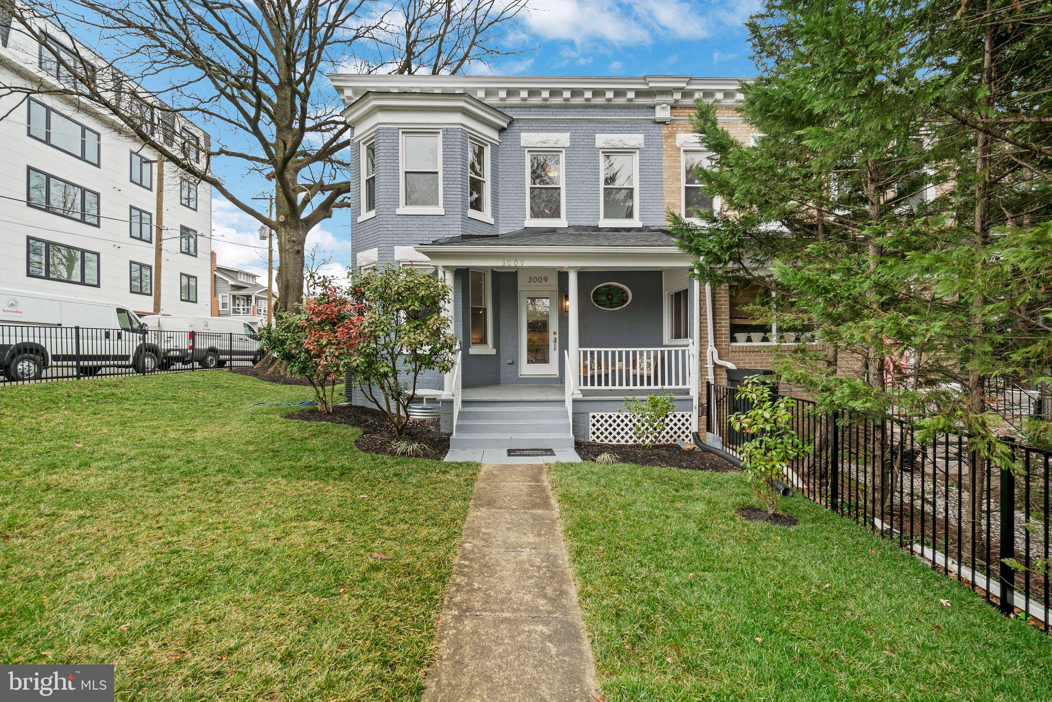 3009 20TH STREET NE