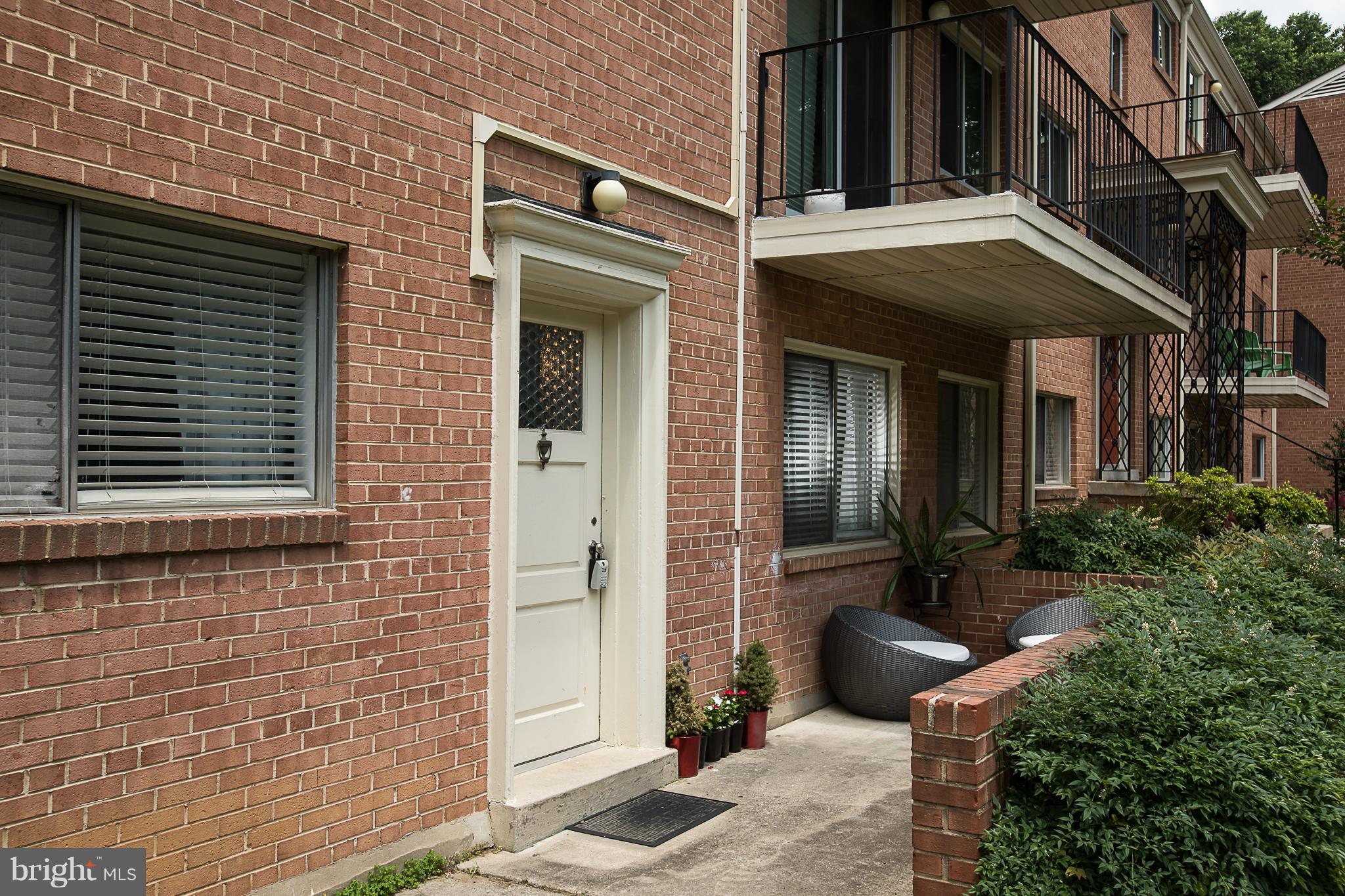 PARKSIDE CONDOMINIUMS - Residential Lease