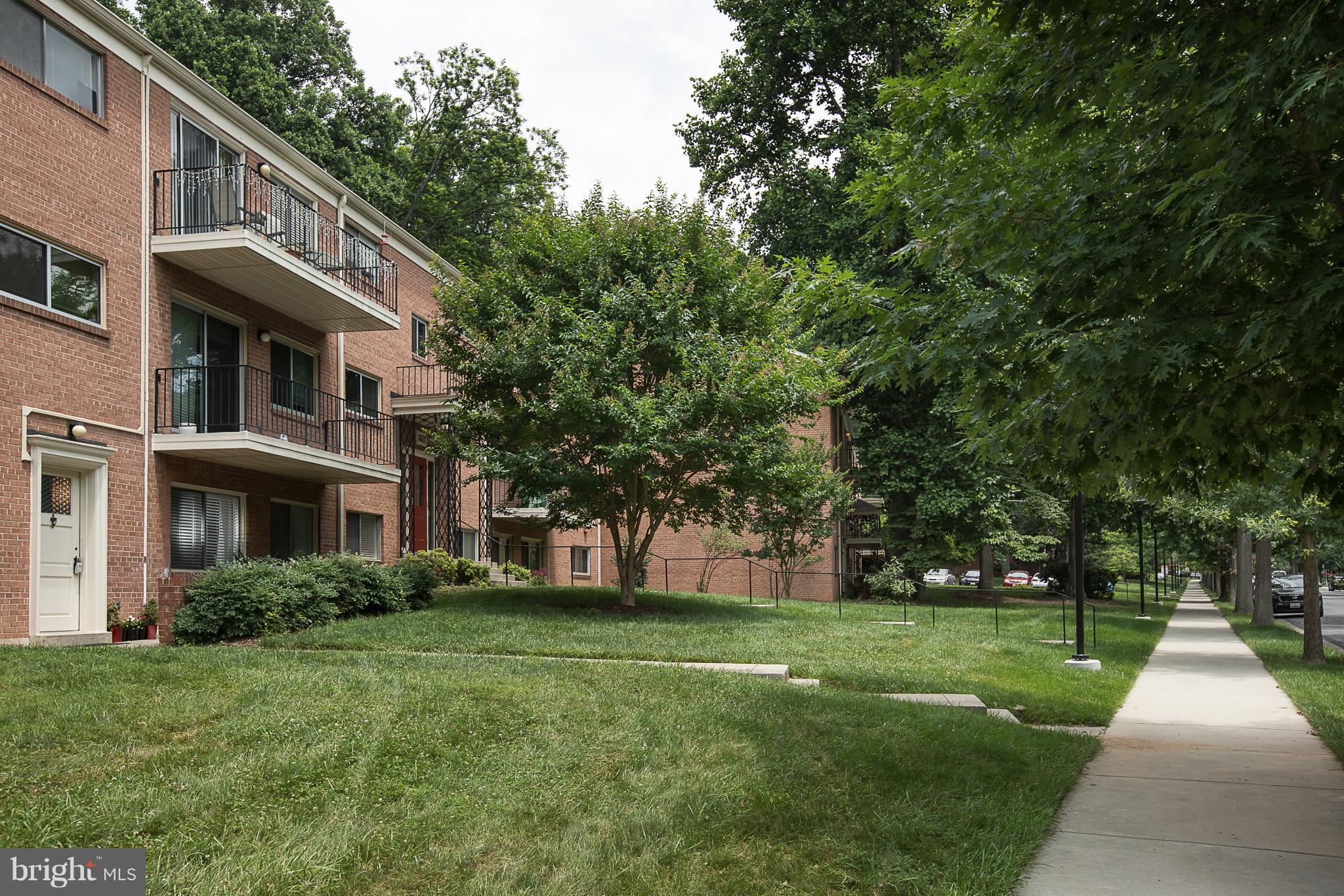 PARKSIDE CONDOMINIUMS - Residential Lease