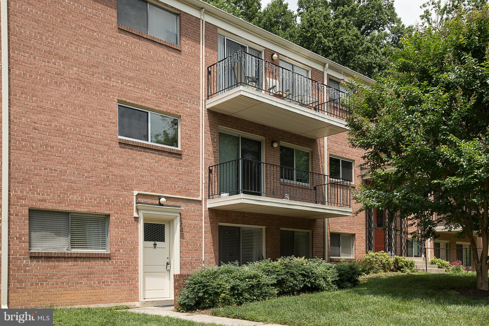 PARKSIDE CONDOMINIUMS - Residential Lease